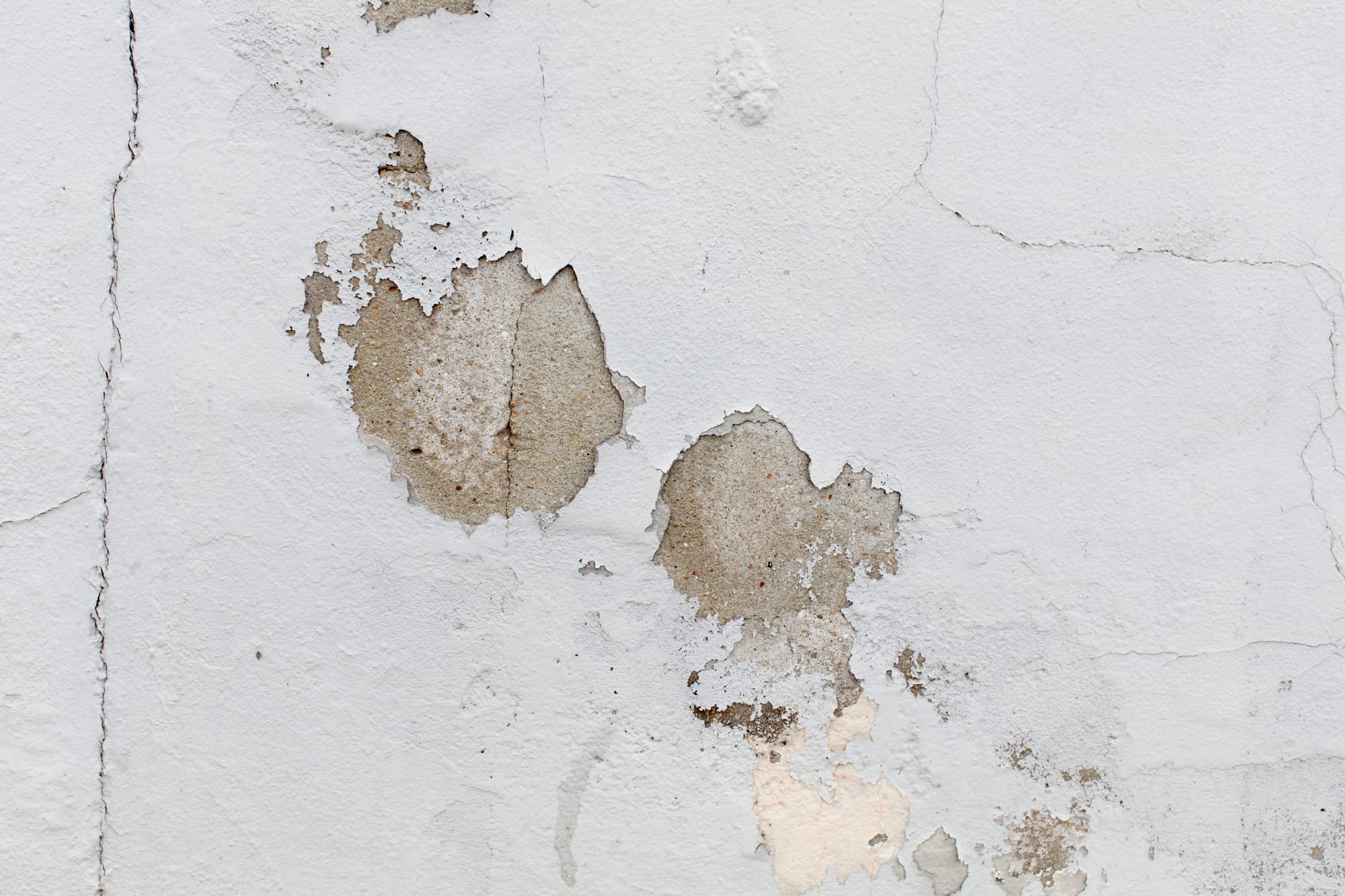 Como verificar infiltração num apartamento durante a visita: o guia completo