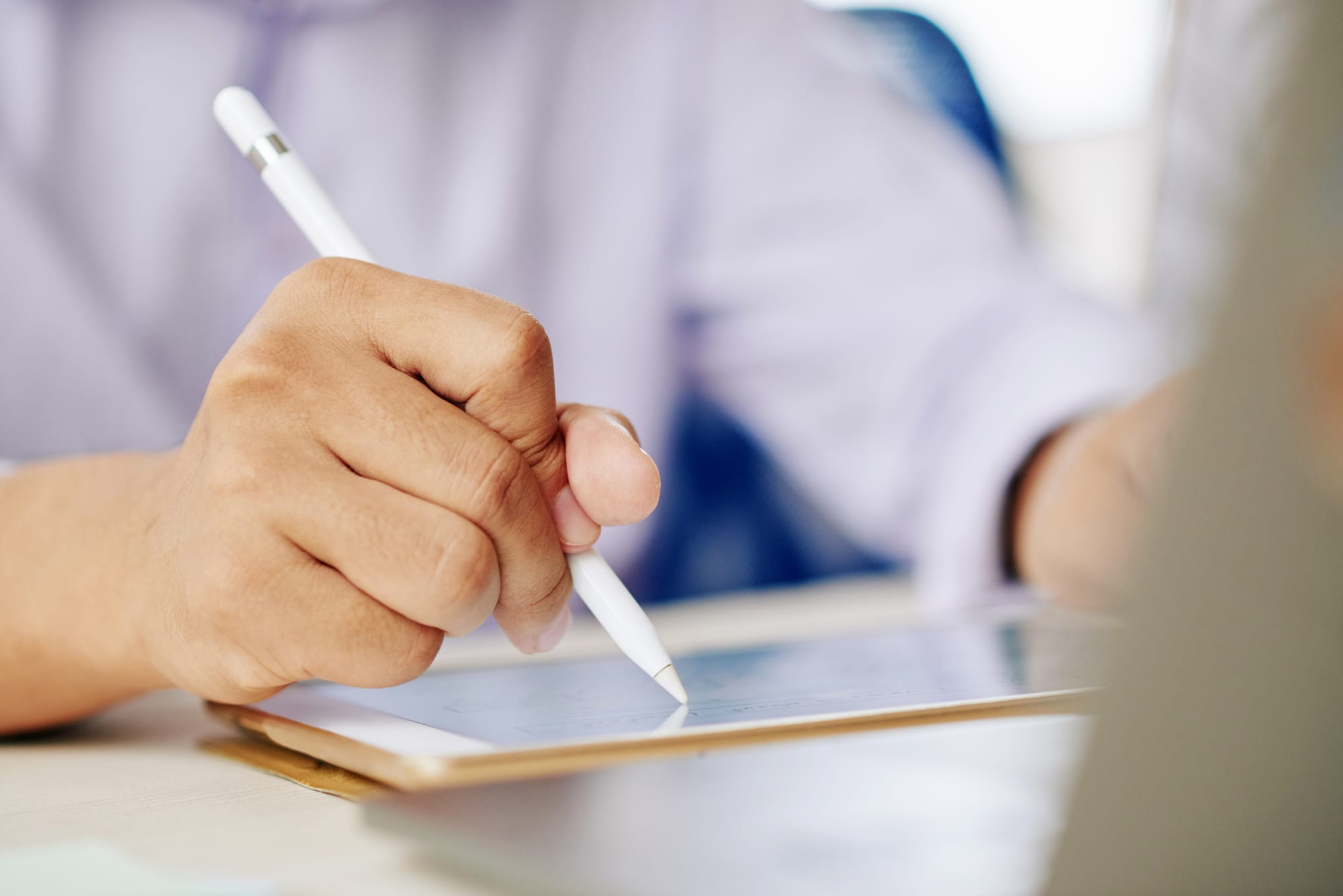 Contrato de aluguel digital: Entenda a validade jurídica e as vantagens da assinatura eletrônica