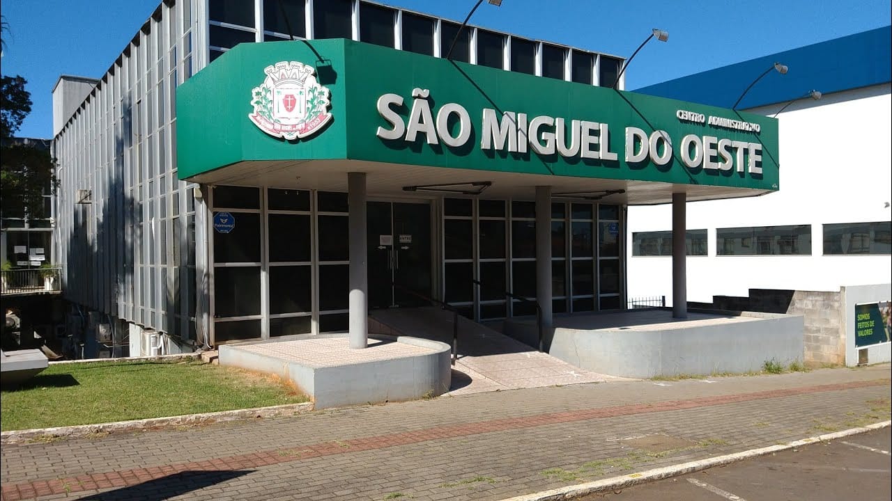 imagem de prédio do centro administrativo de são miguel do oeste