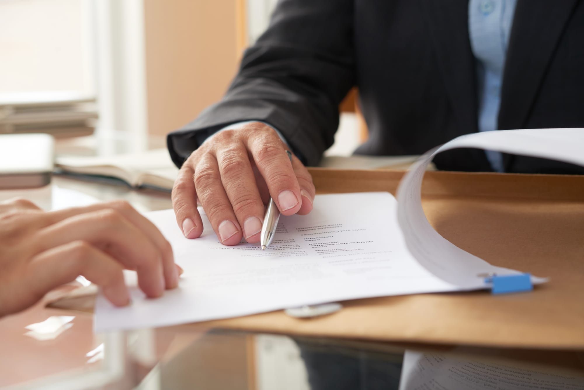 O que é a multa de rescisão de contrato de aluguel e como calculá-la corretamente?
