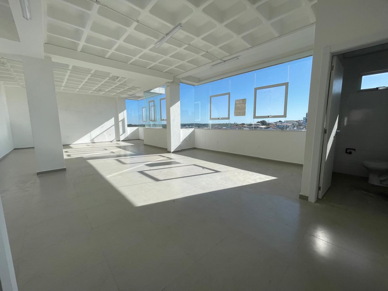 Sala Comercial para Alugar na Efapi, Chapecó - 80m²