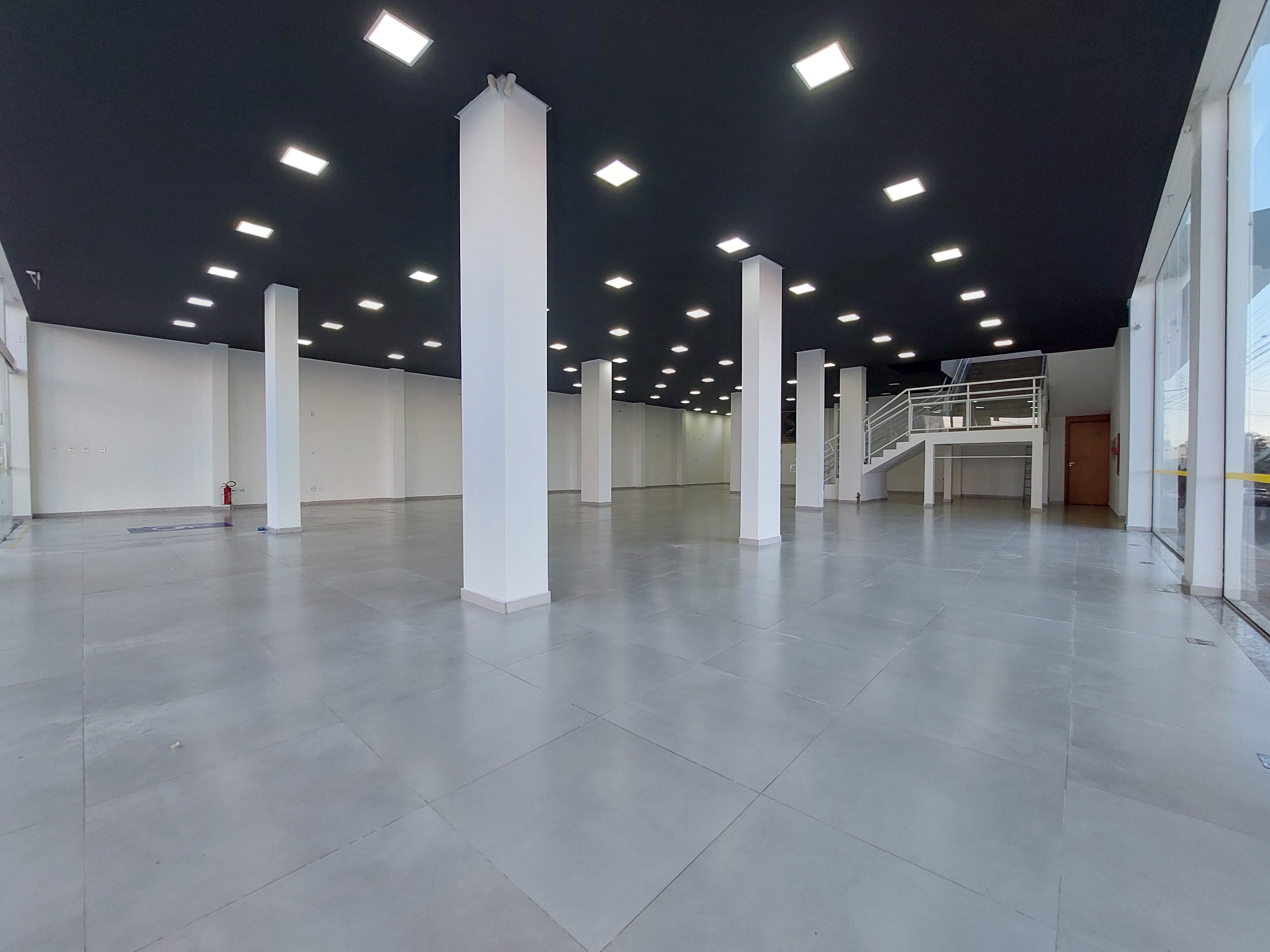 Sala Comercial para Alugar em São Cristóvão, Chapecó - 680m²