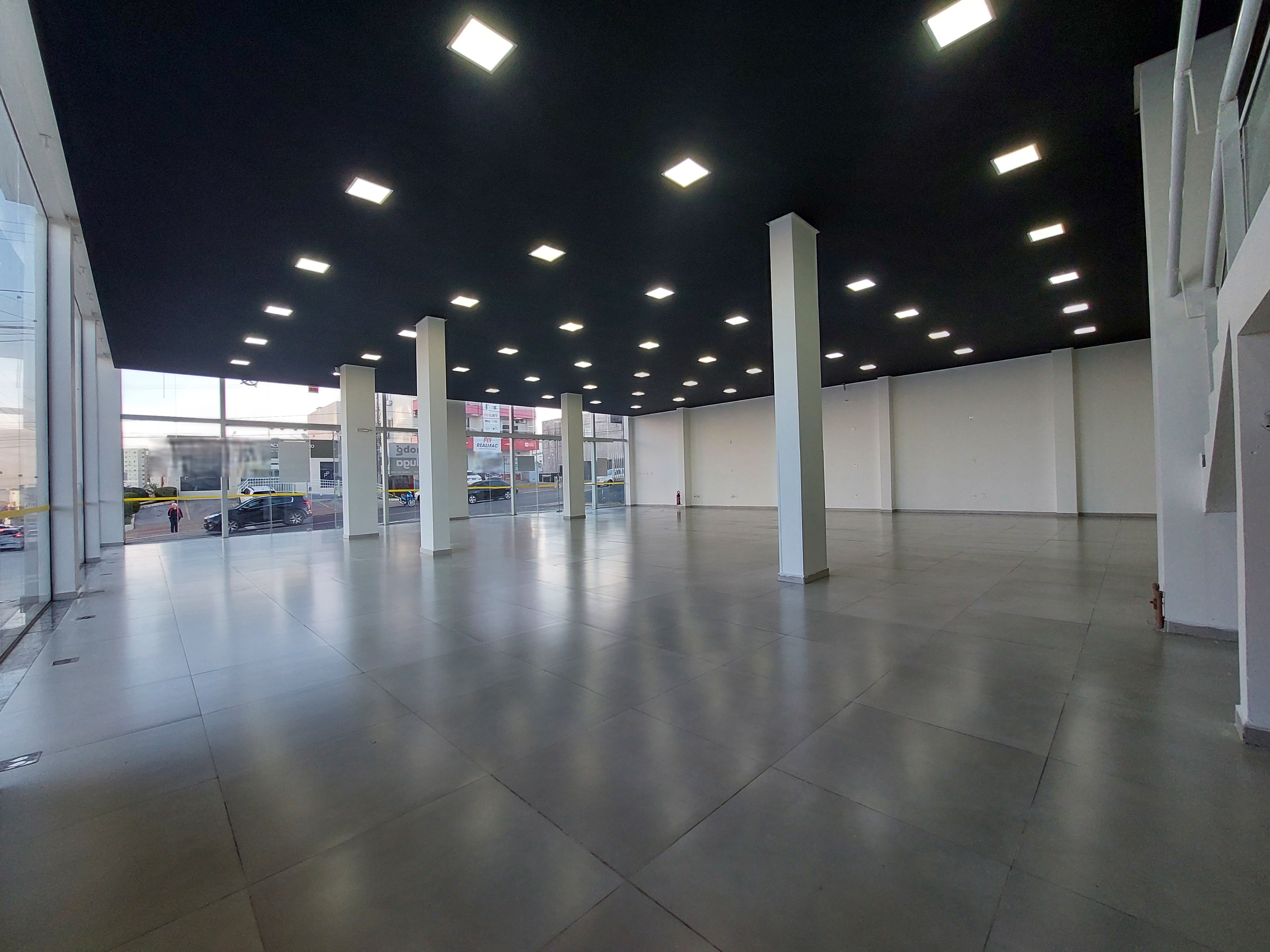 Sala Comercial para Alugar em São Cristóvão, Chapecó - 680m²