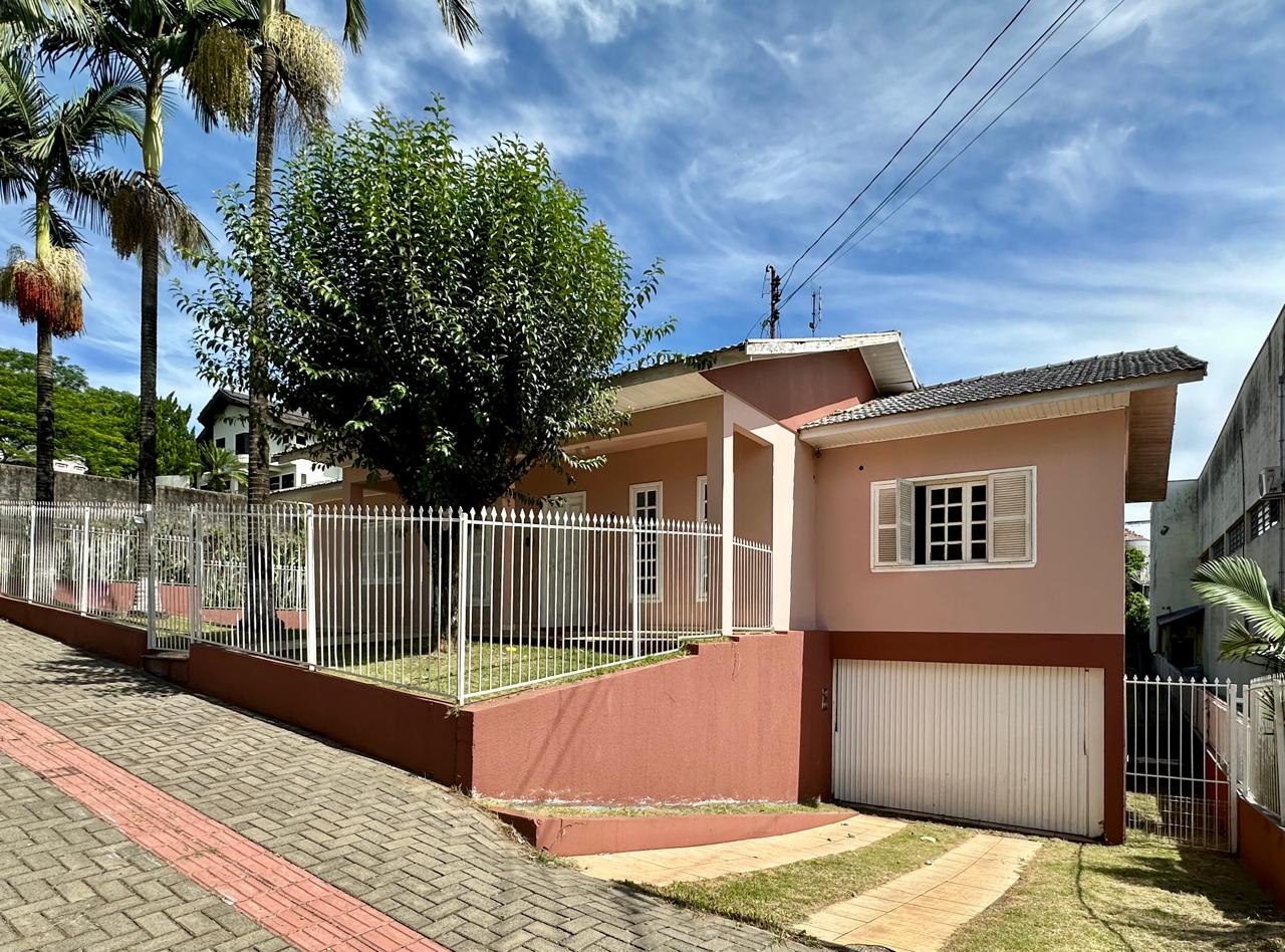 Casa 1 suíte para alugar no Centro em Pinhalzinho | Mobg
