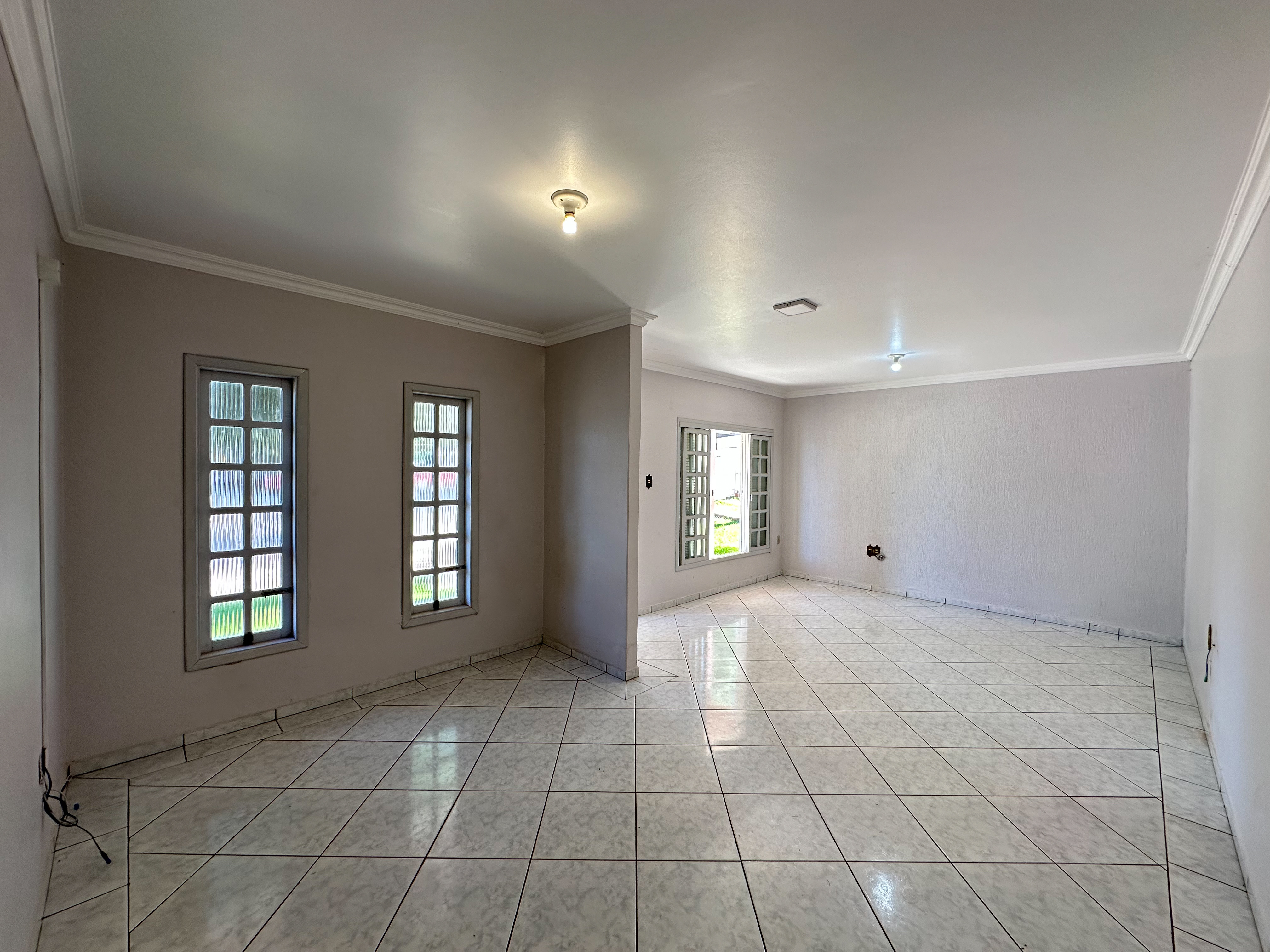 Casa 1 suíte para alugar no Centro em Pinhalzinho | Mobg