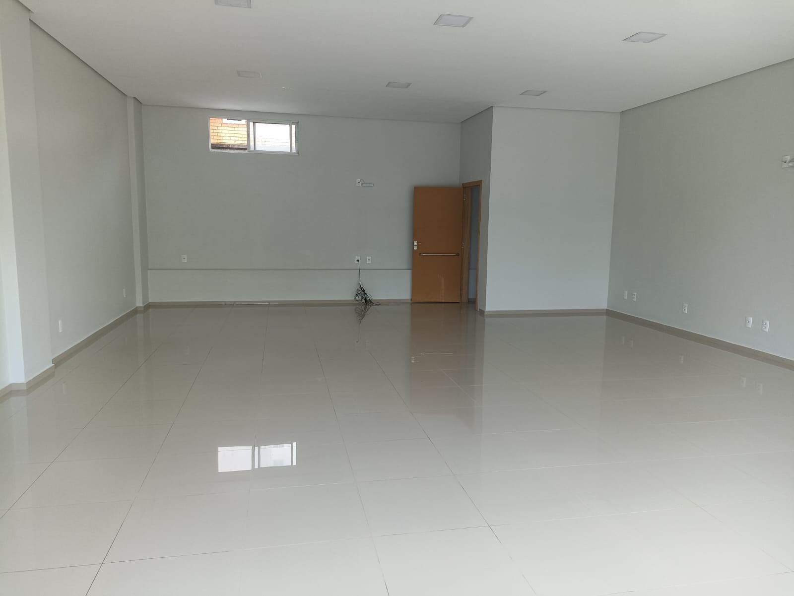 Sala Comercial para Alugar no Centro - Xaxim - 90m²