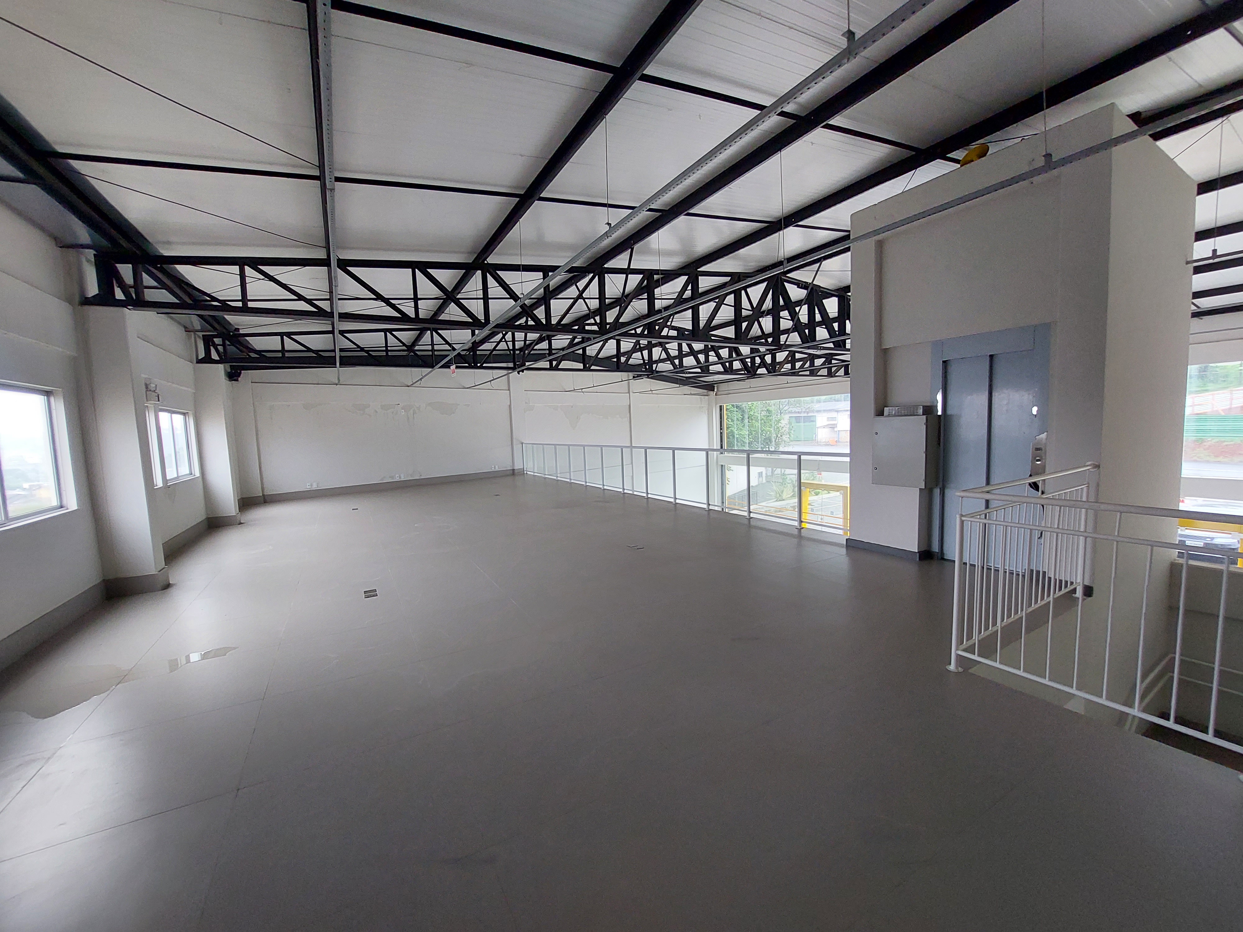 Sala Comercial para Alugar em São Lucas, Chapecó - 956m²