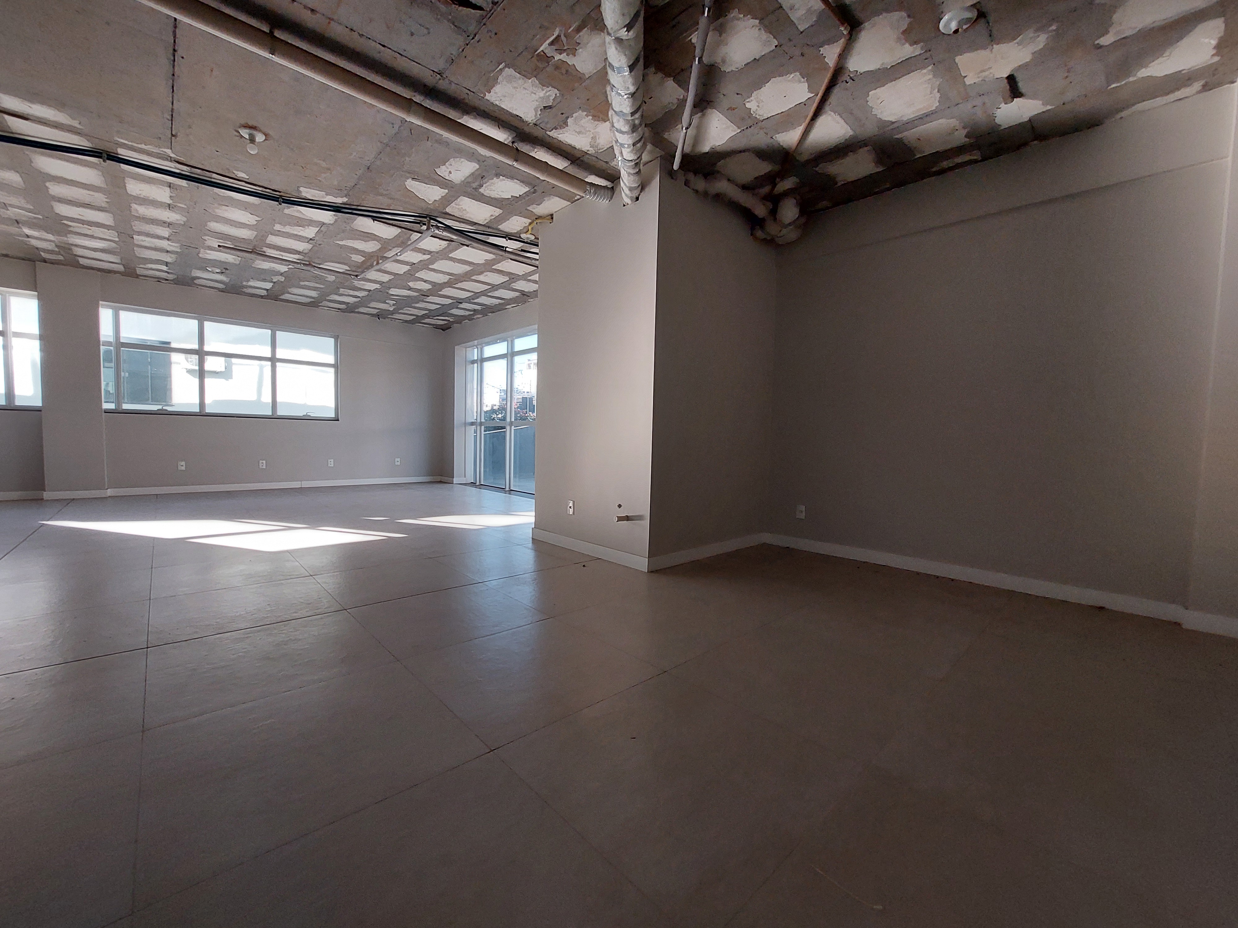 Sala Comercial para Alugar em Santa Maria, Chapecó - 63m²