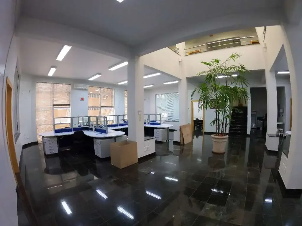 Sala Comercial para Alugar no Centro de Chapecó com 700m²