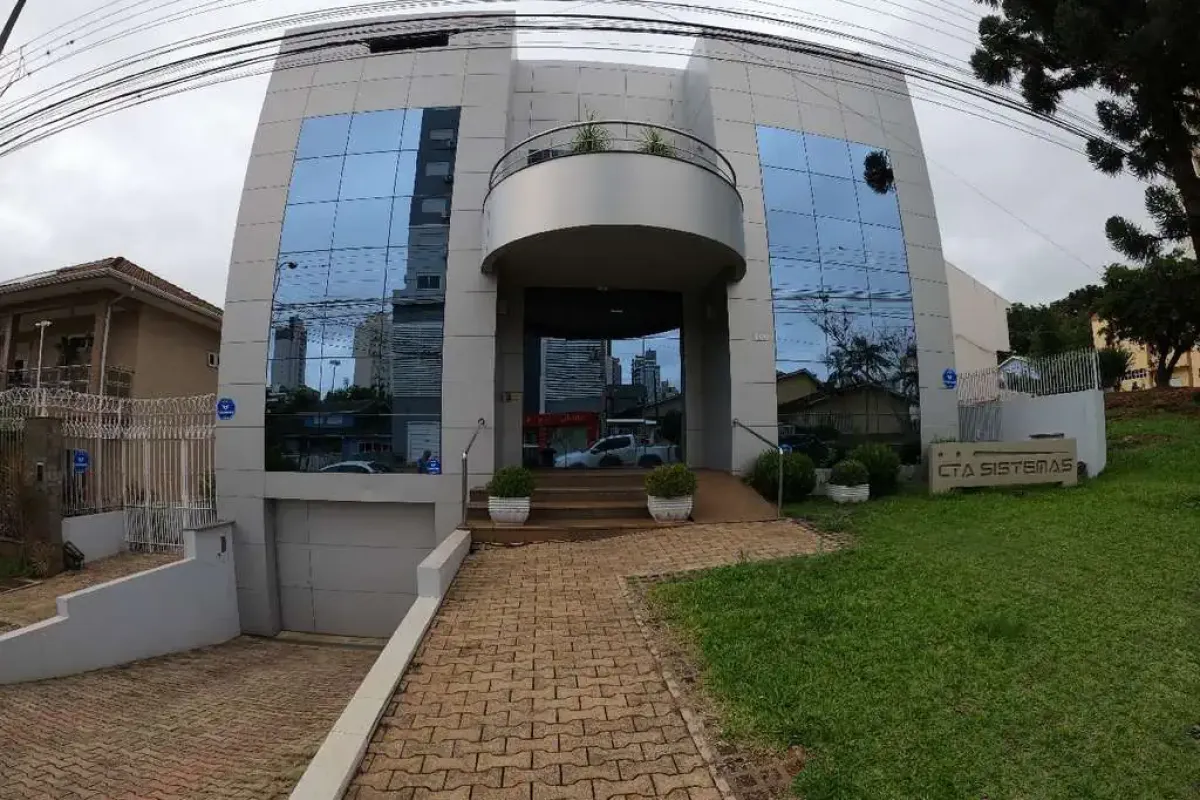 Sala Comercial para Alugar no Centro de Chapecó com 700m²