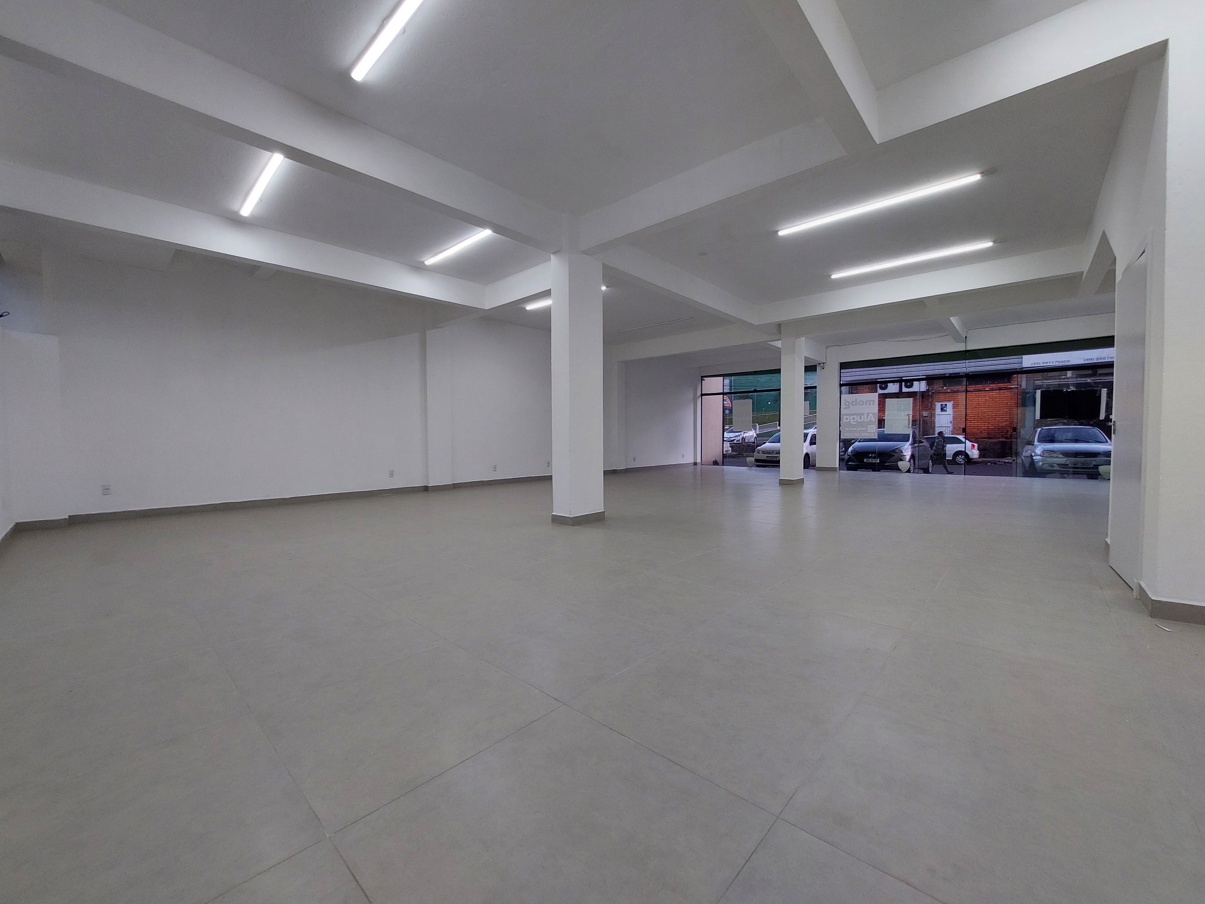 Sala Comercial para Alugar em São Cristóvão, Chapecó - 170m²