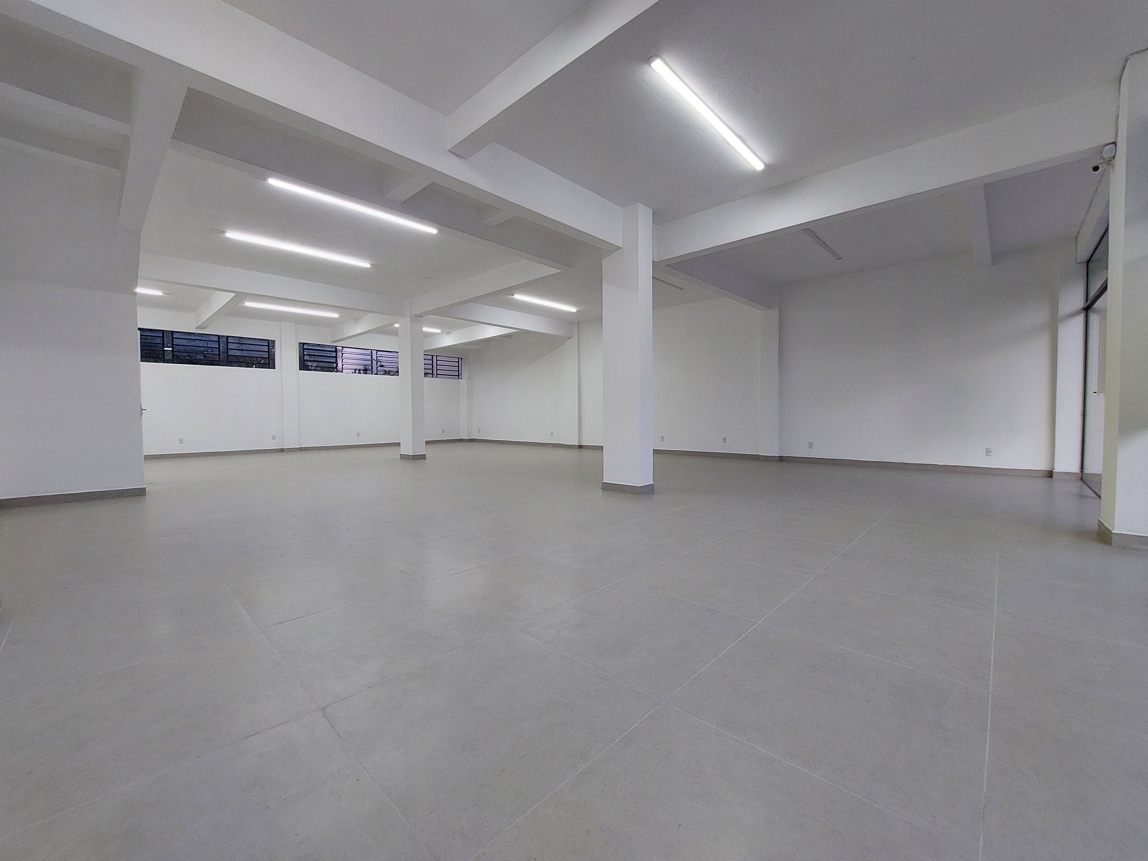 Sala Comercial para Alugar em São Cristóvão, Chapecó - 170m²