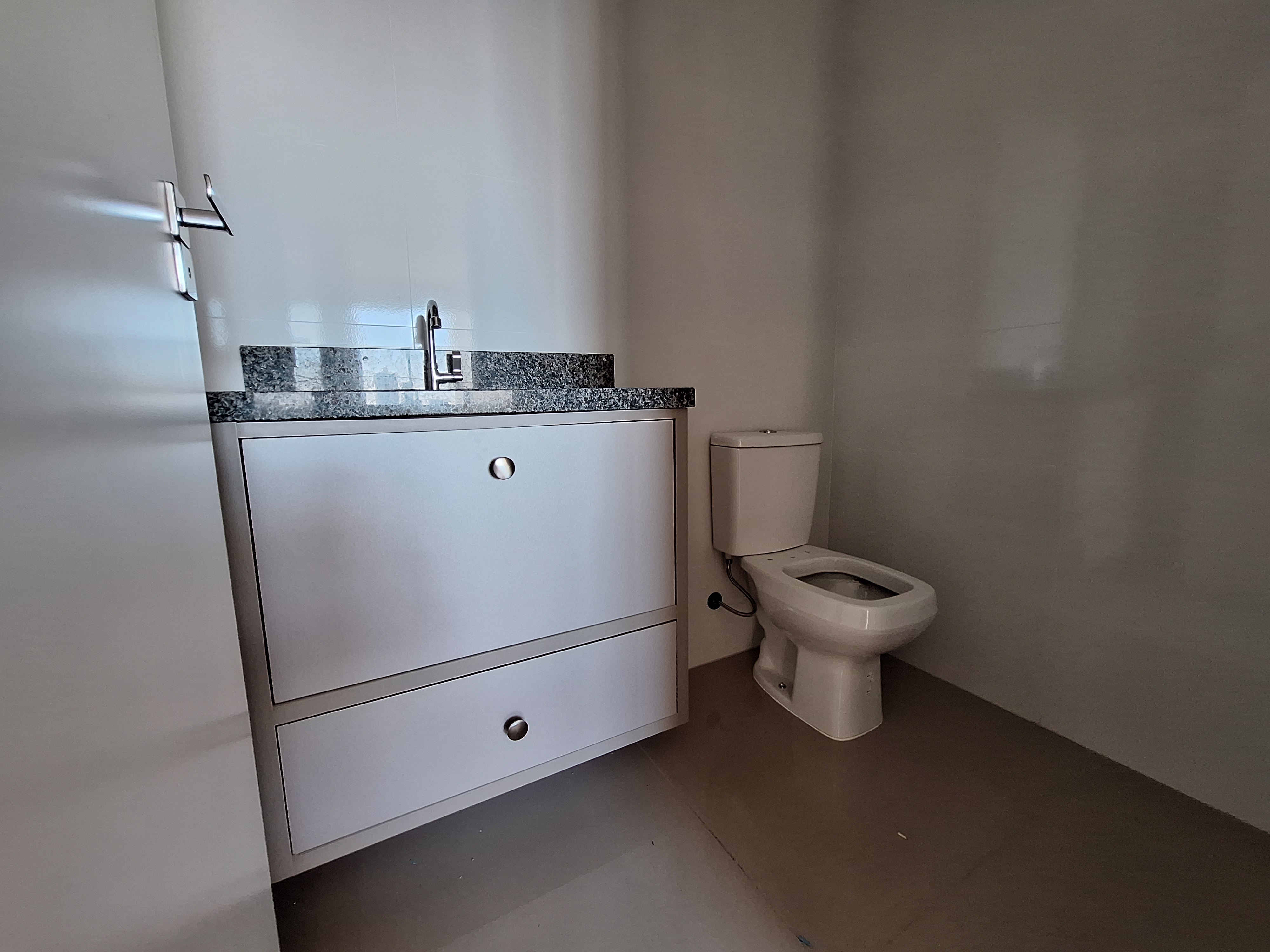 Apartamento 2 suítes para alugar no Presidente Médici | Mobg