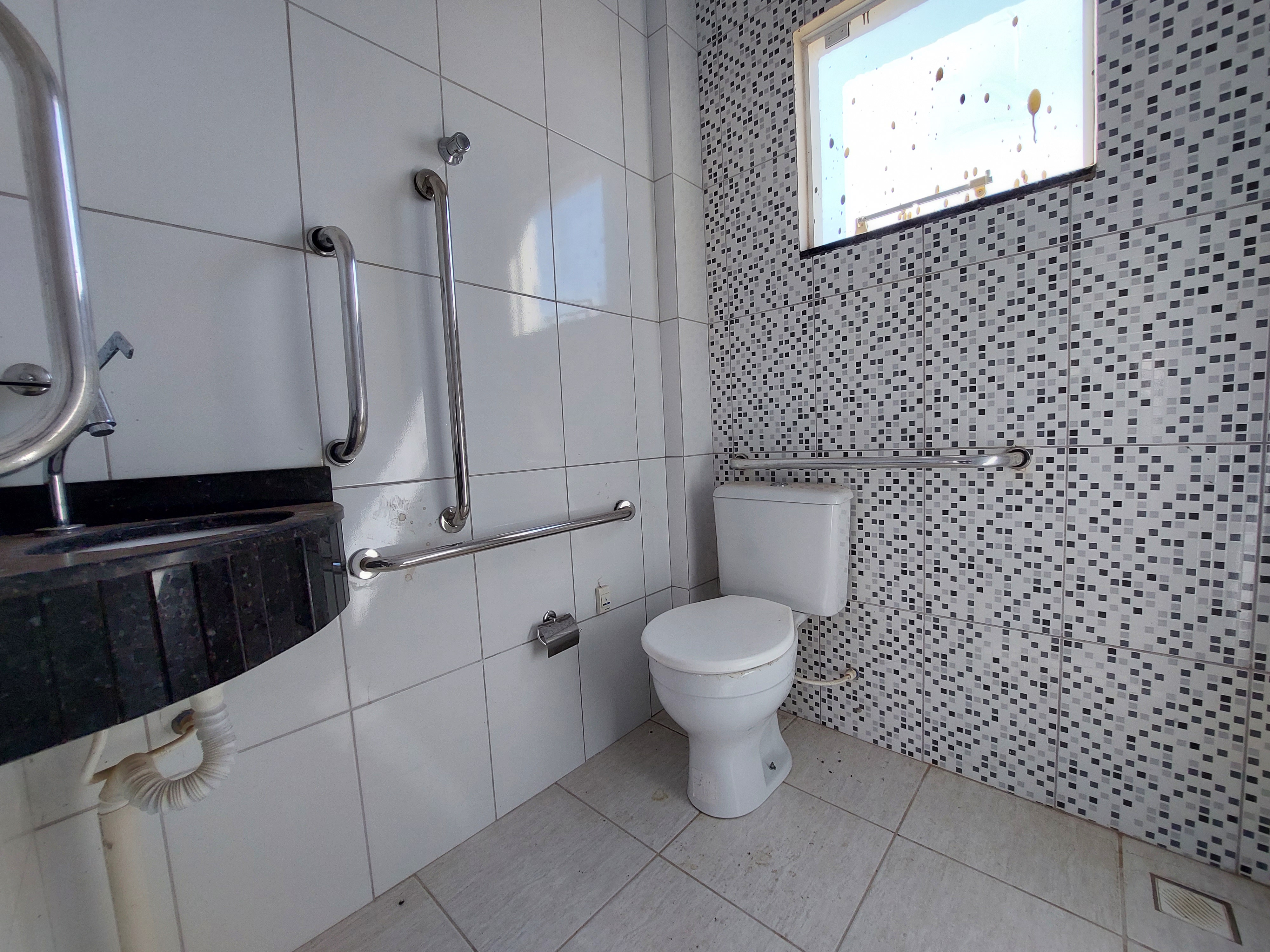 Sala Comercial para Alugar em Belvedere, Chapecó - 145m² com