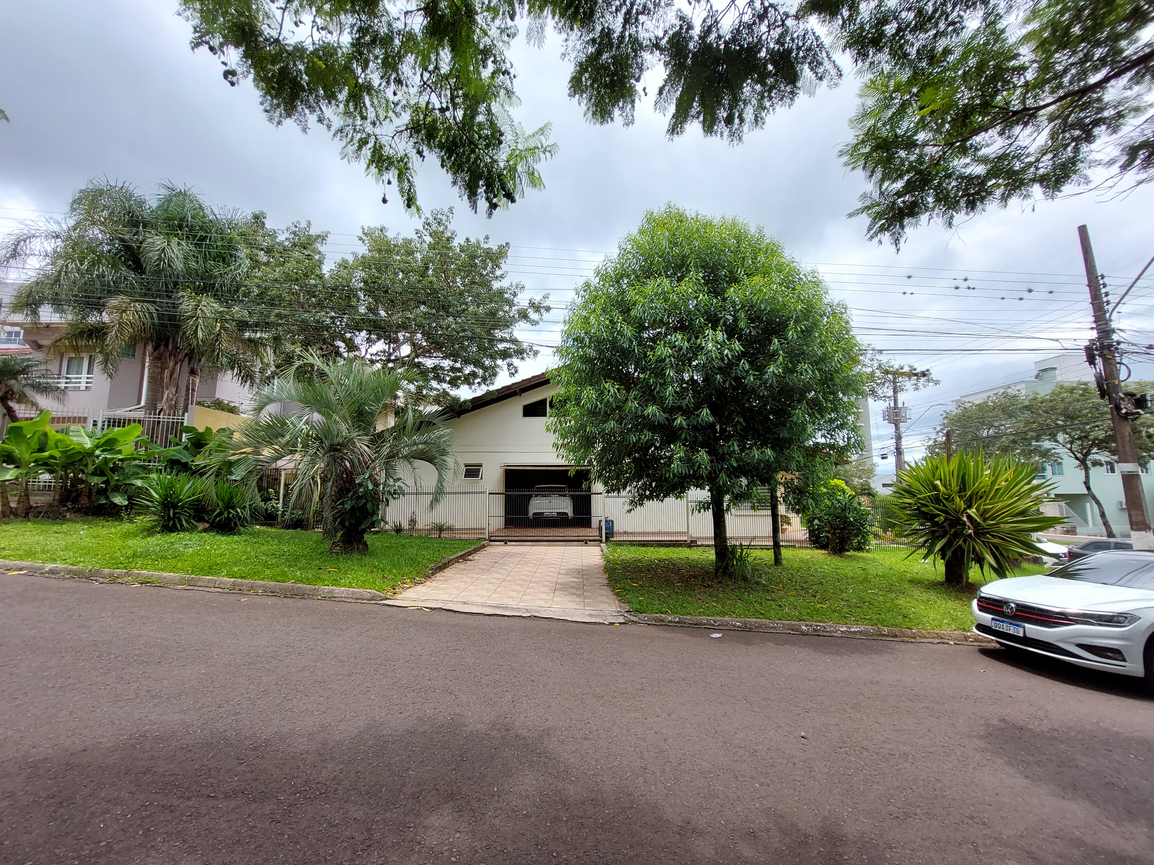 Casa Comercial para alugar no Centro em Chapecó | Mobg