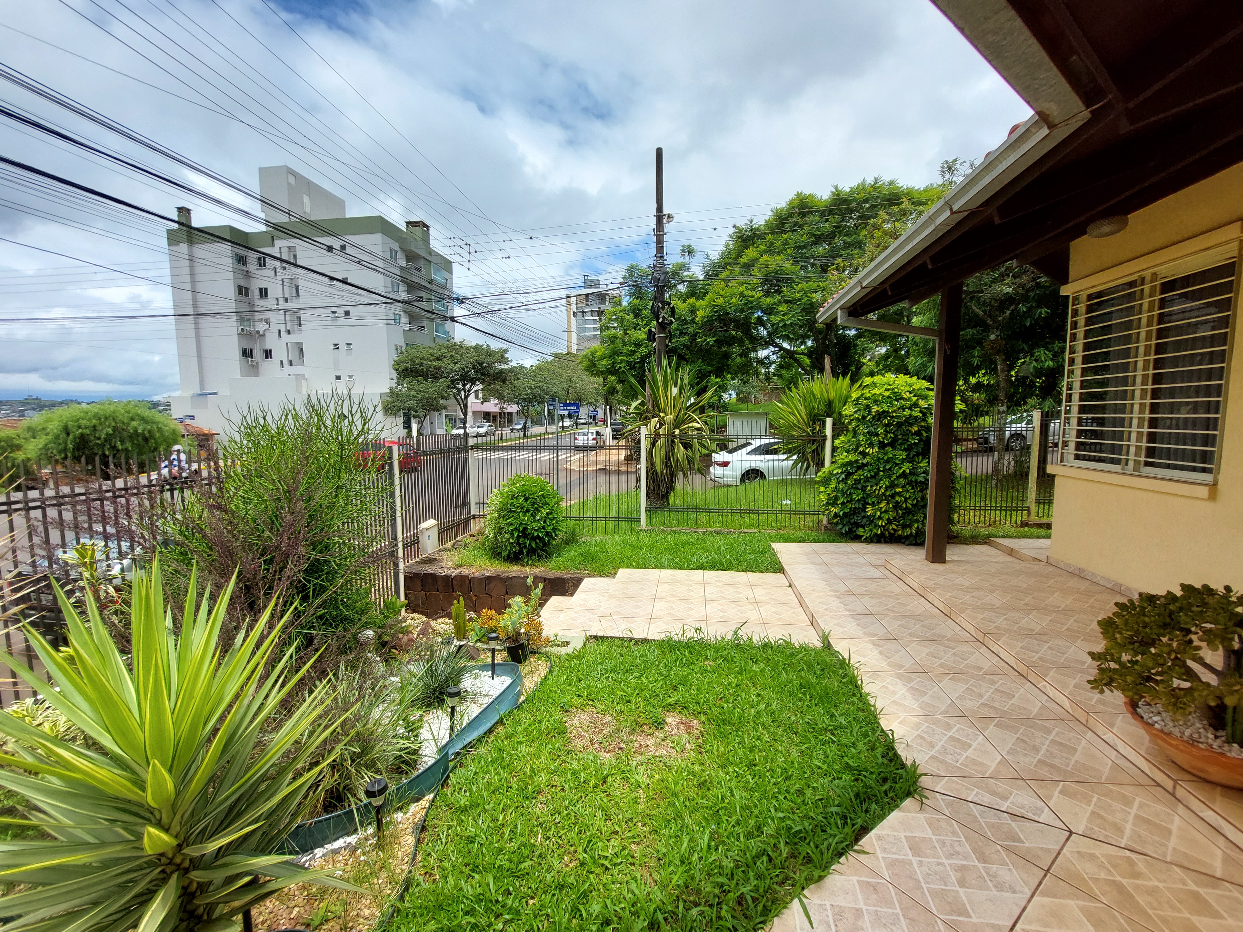 Casa Comercial para alugar no Centro em Chapecó | Mobg
