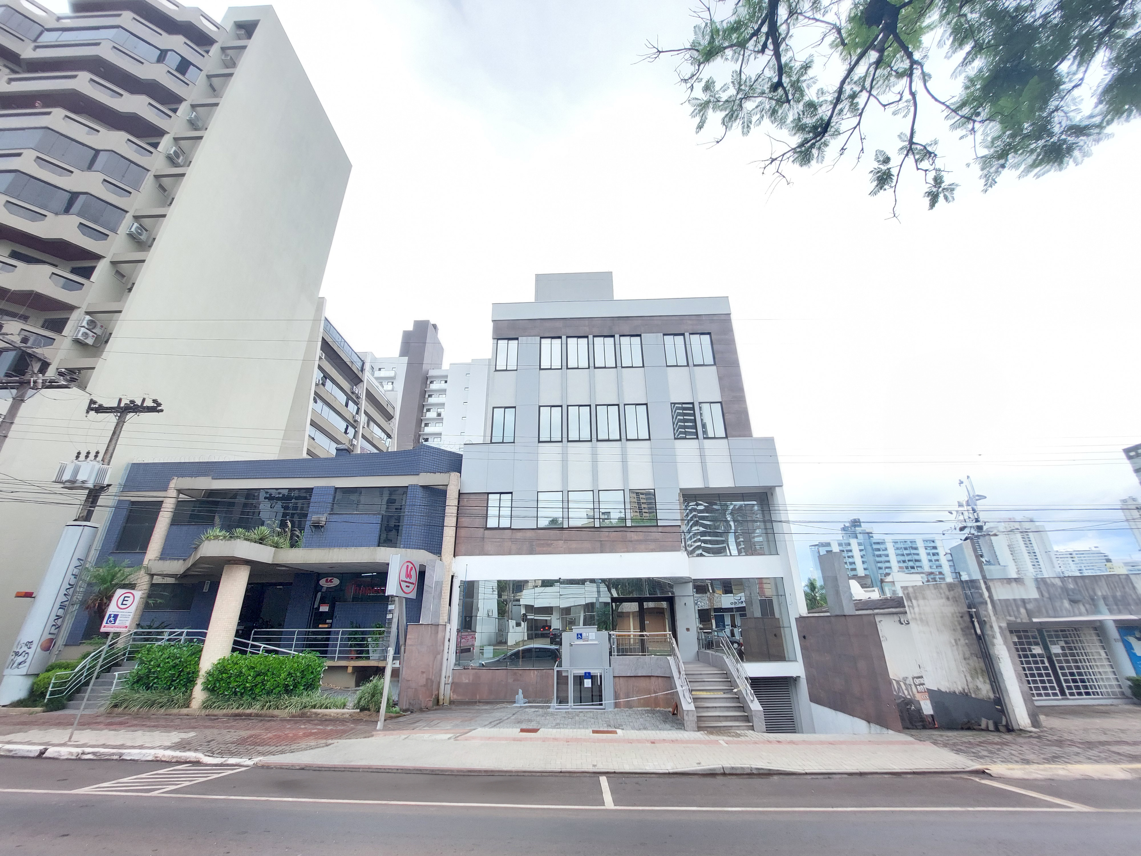 Sala Comercial para Alugar - Centro, Chapecó - 1100m²