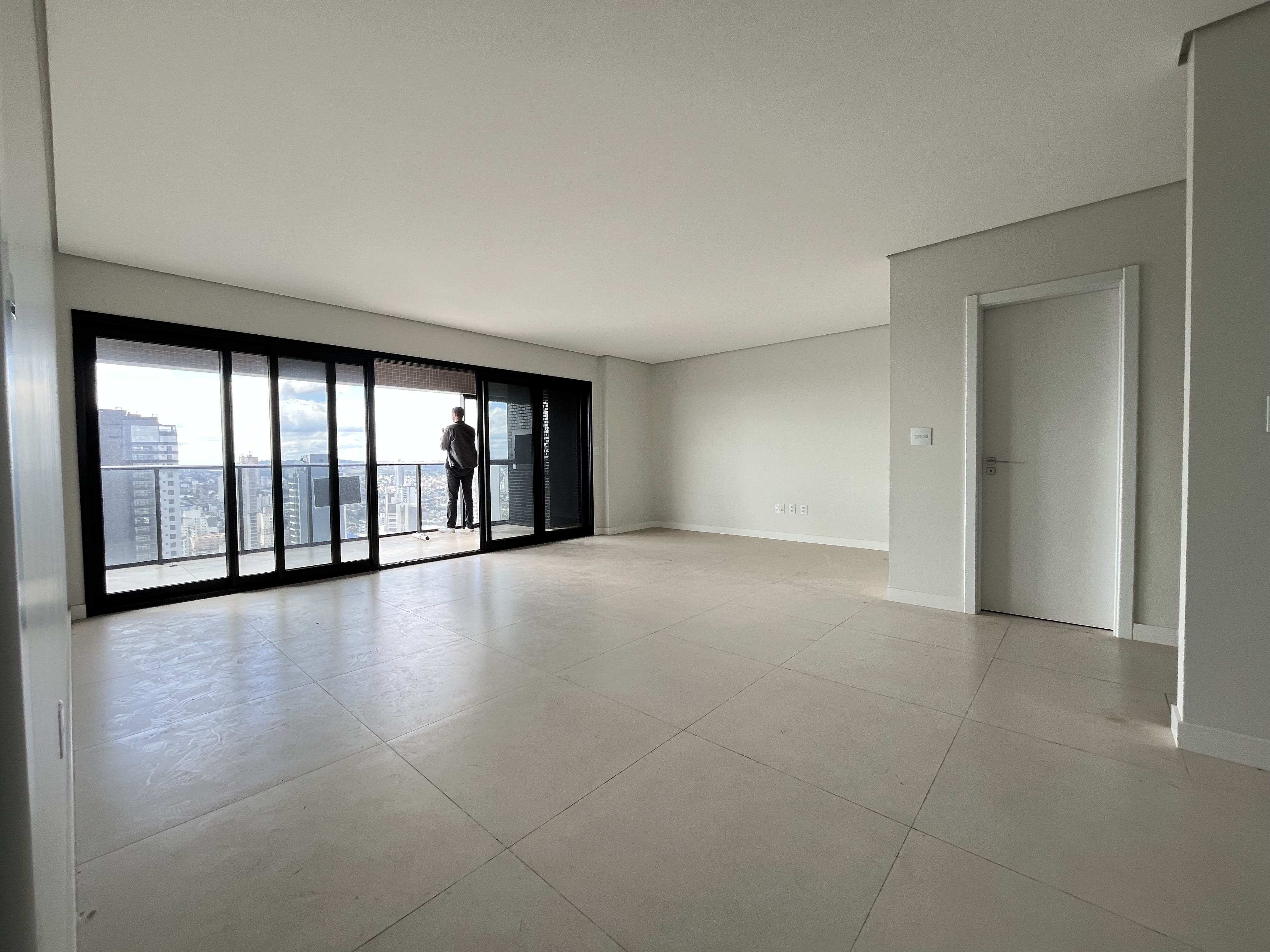 Apartamento para Alugar no Centro de Chapecó - 3 Quartos - [