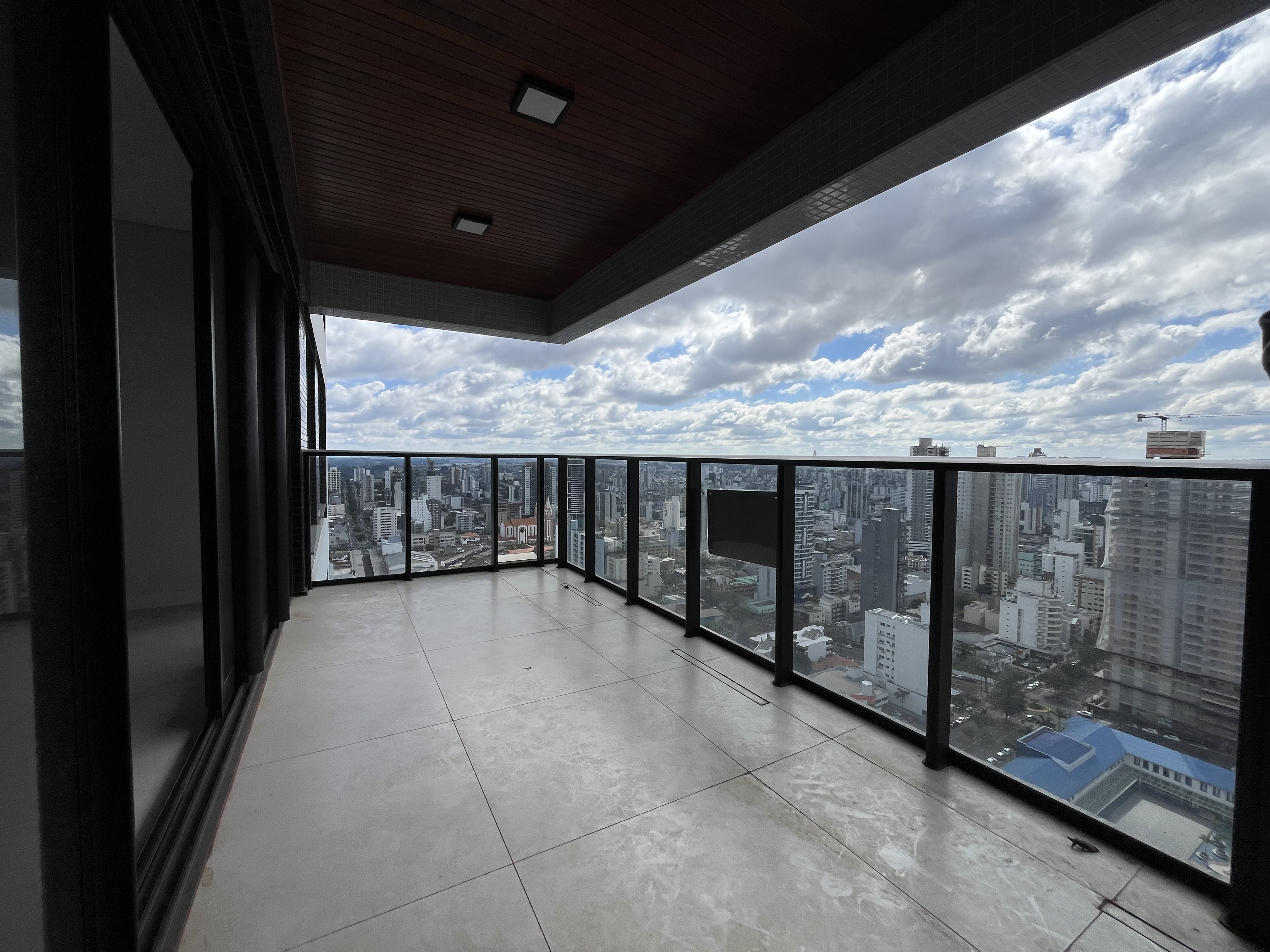 Apartamento para Alugar no Centro de Chapecó - 3 Quartos - [