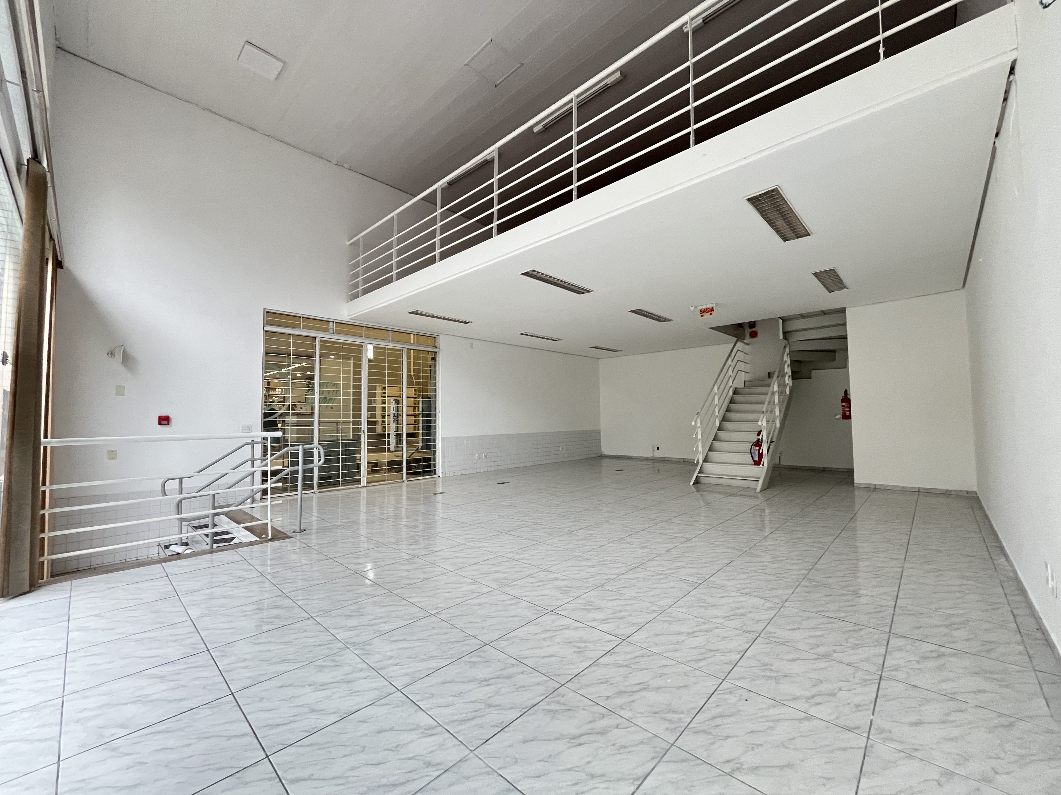 Sala Comercial para Alugar - Centro, Chapecó | [125m²]