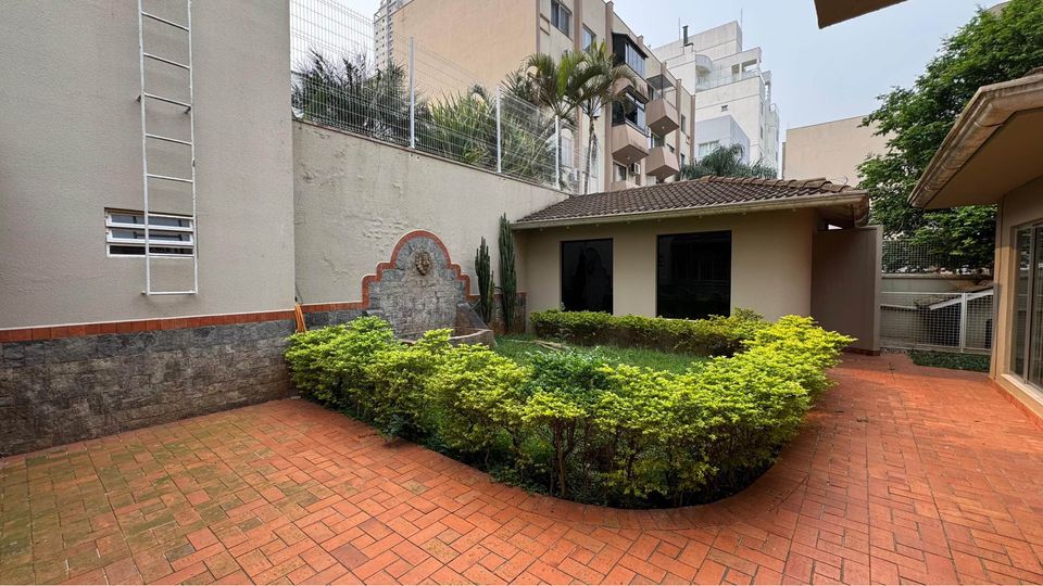 Casa Comercial para Alugar no Centro de Chapecó | 398m² Ri7