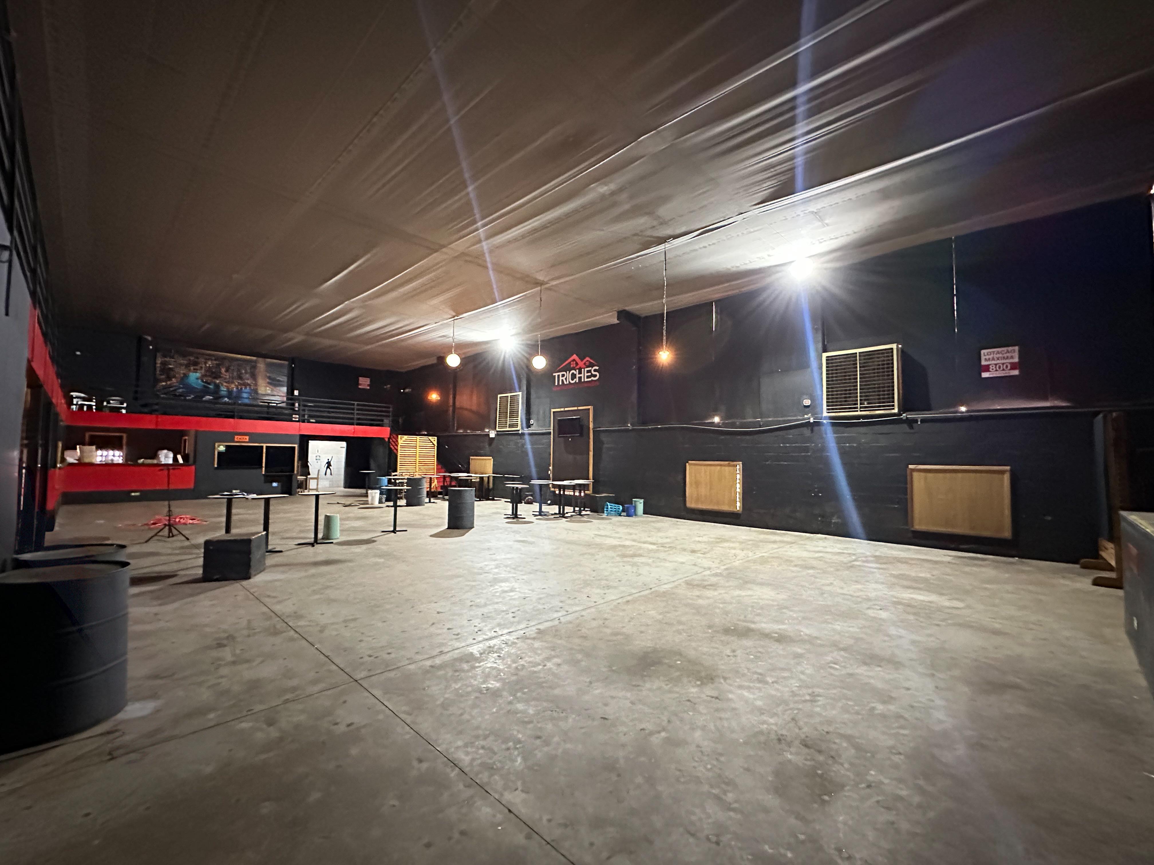 Barracão para Alugar - Industrial Leste, Pinhalzinho - 600m²
