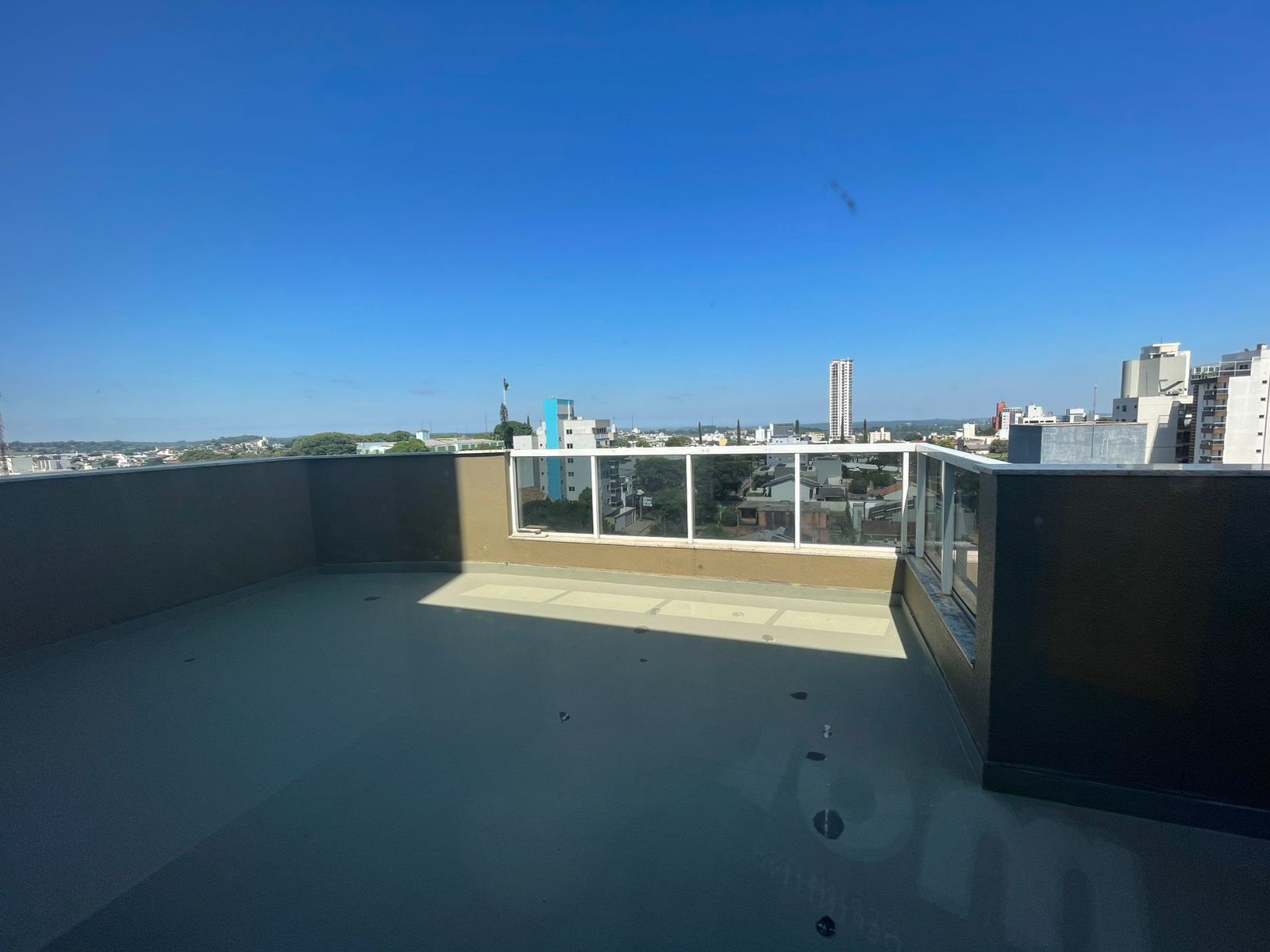 Apartamento para Alugar no Centro - Chapecó | 3 Suítes Espaç
