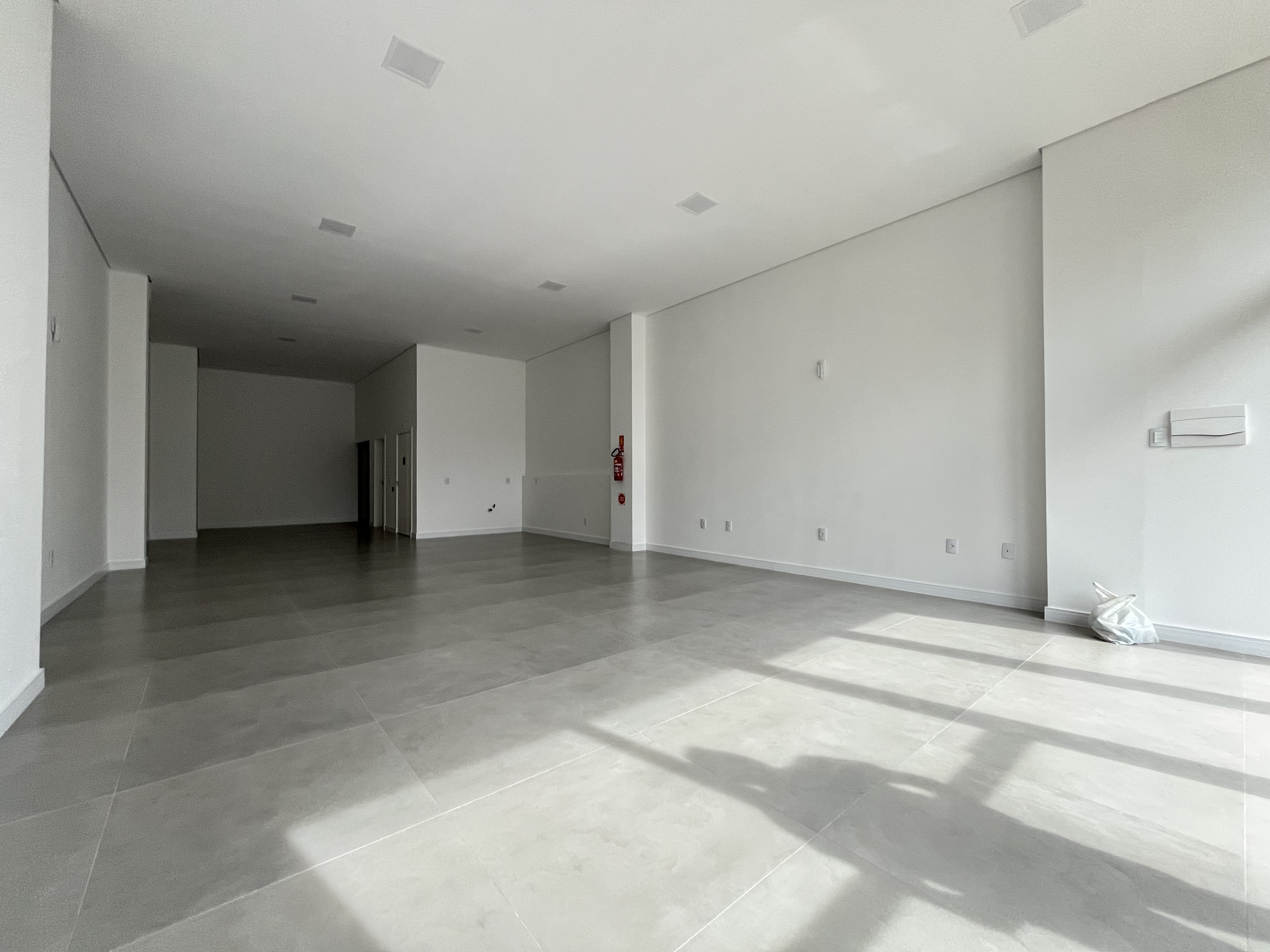 Sala Comercial para Alugar em Jardim Itália, Chapecó - 110m²