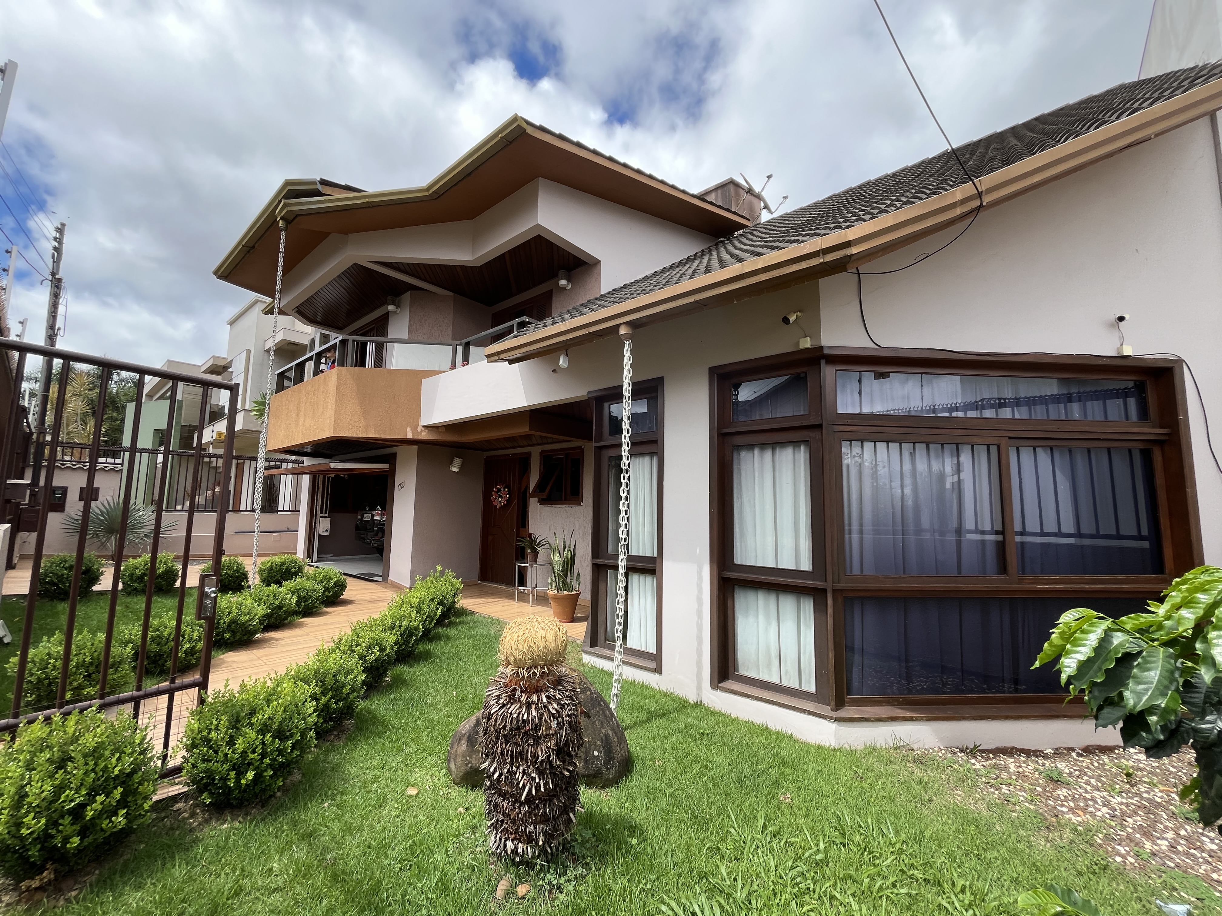 Casa para Alugar em Maria Goretti, Chapecó | 4 Quartos | 342