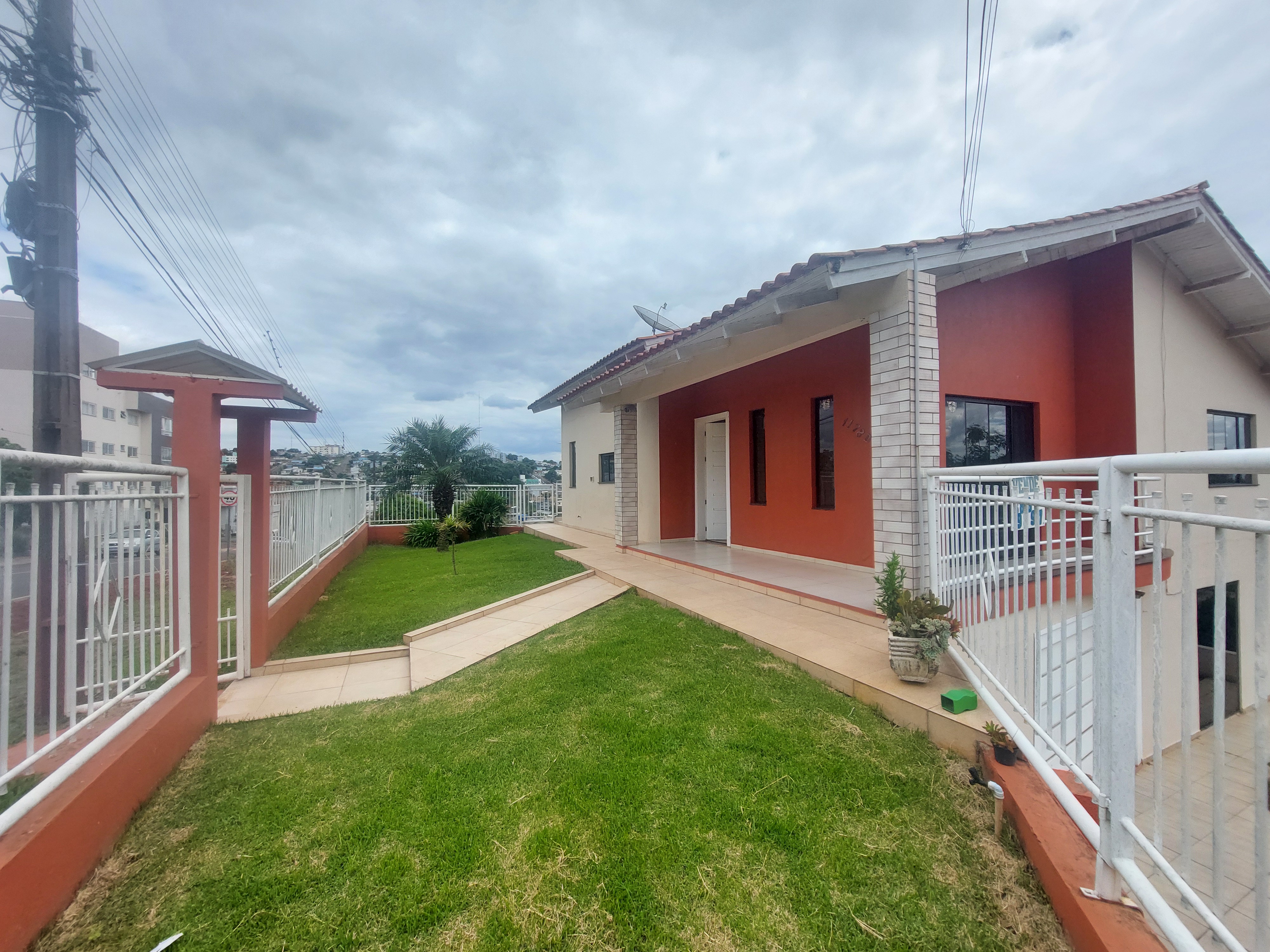 Casa 1 suíte para alugar no Esplanada em Chapecó | Mobg