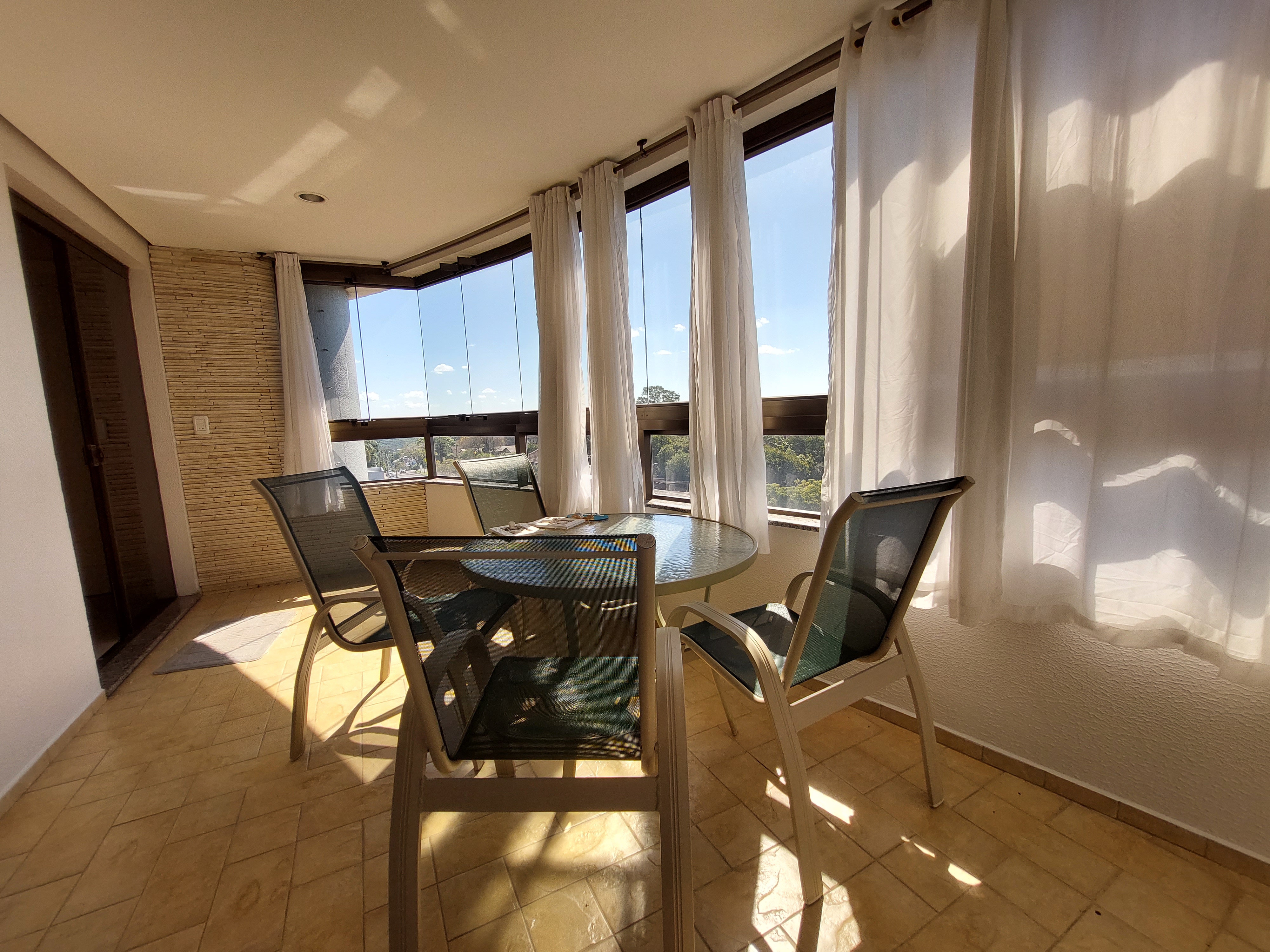 Apartamento 3 suítes para alugar no Centro em Chapecó | Mobg