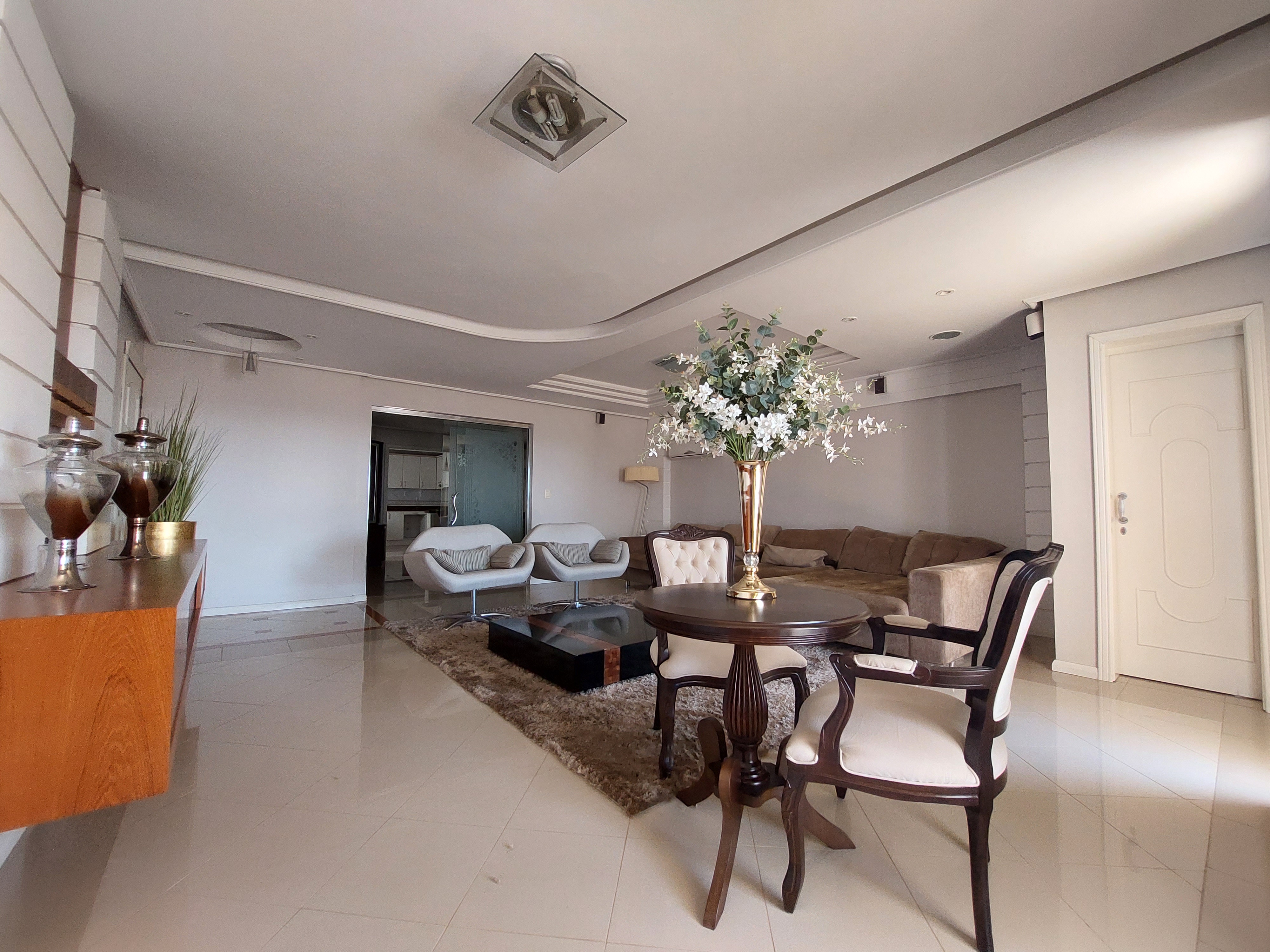 Apartamento 3 suítes para alugar no Centro em Chapecó | Mobg