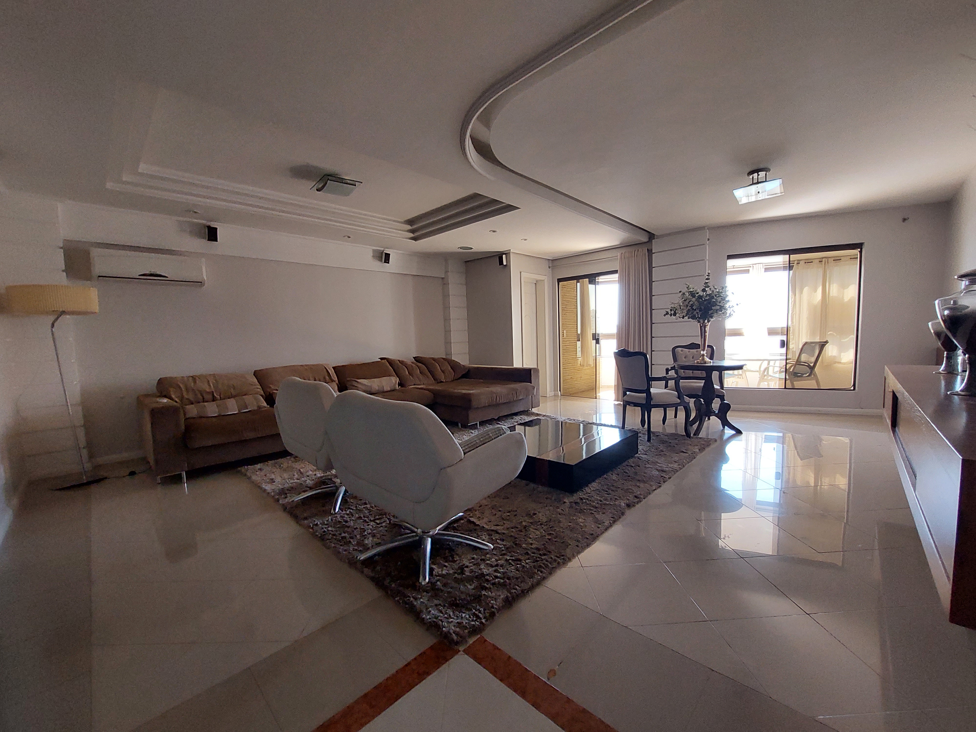 Apartamento 3 suítes para alugar no Centro em Chapecó | Mobg
