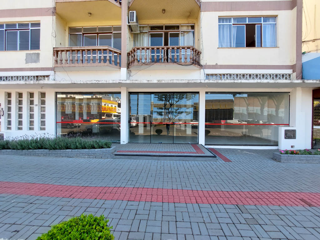 Sala Comercial para Alugar em São Cristóvão, Chapecó - 337m²
