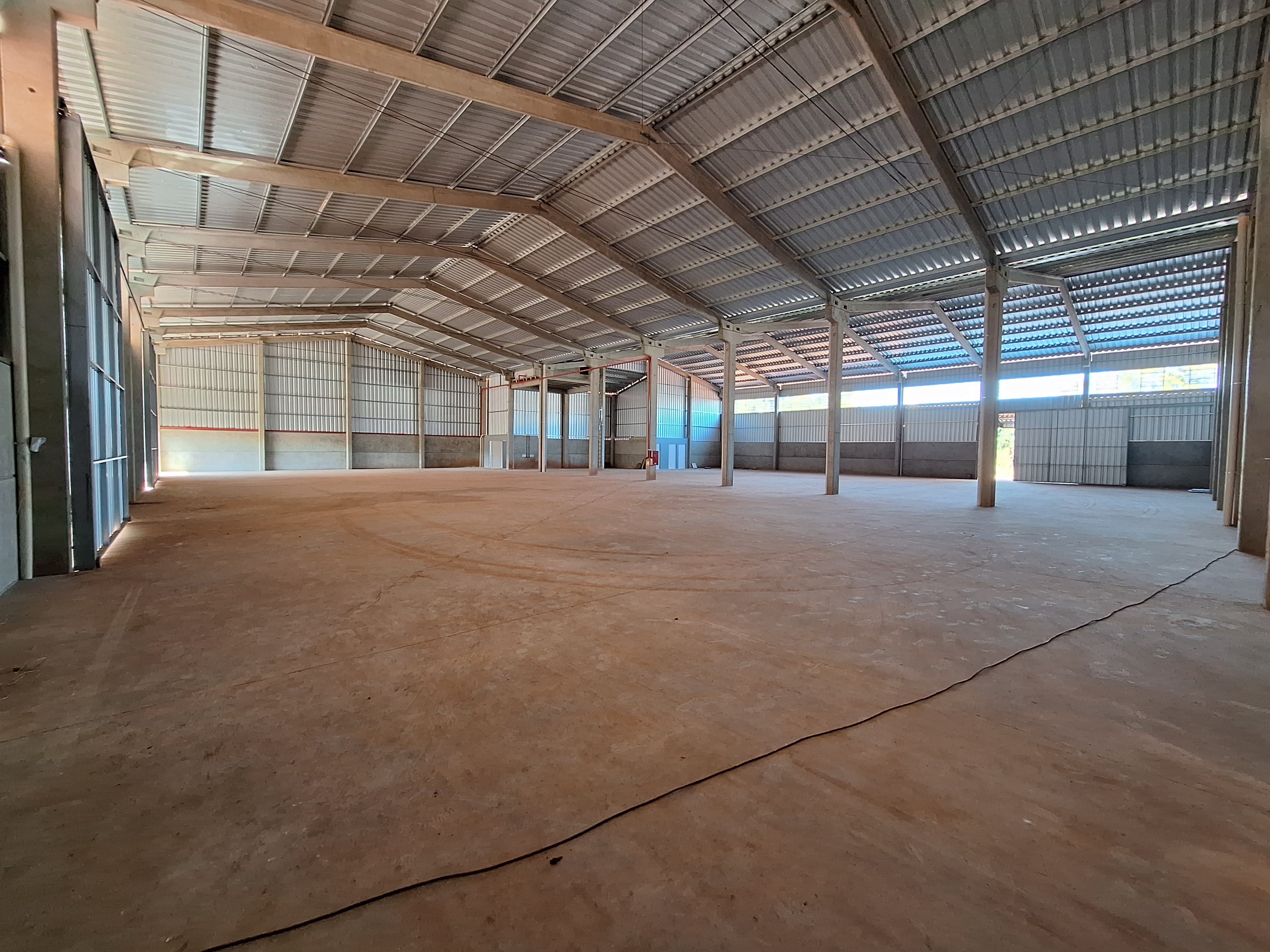 Barracão para Alugar na Efapi, Chapecó - 1750m² - Bairro Seg