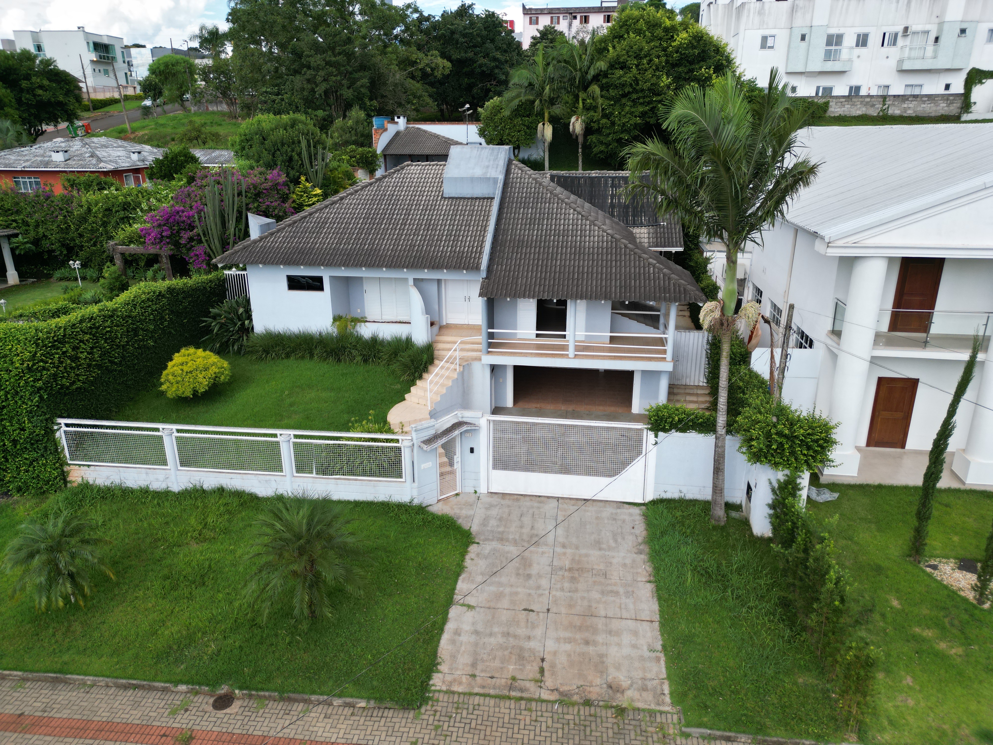 Casa para Alugar em Santa Maria, Chapecó - 3 Quartos, Piscin