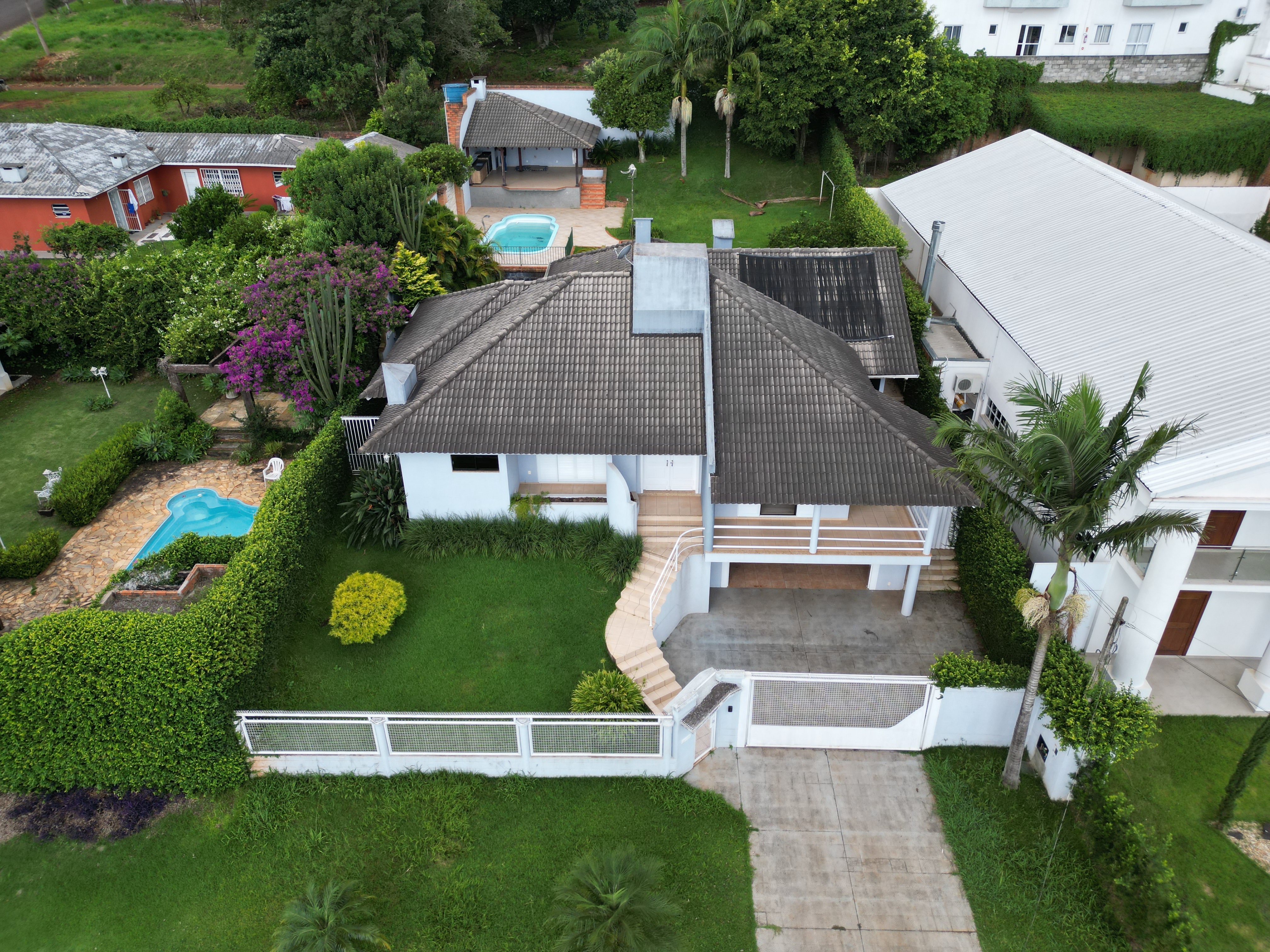 Casa para Alugar em Santa Maria, Chapecó - 3 Quartos, Piscin
