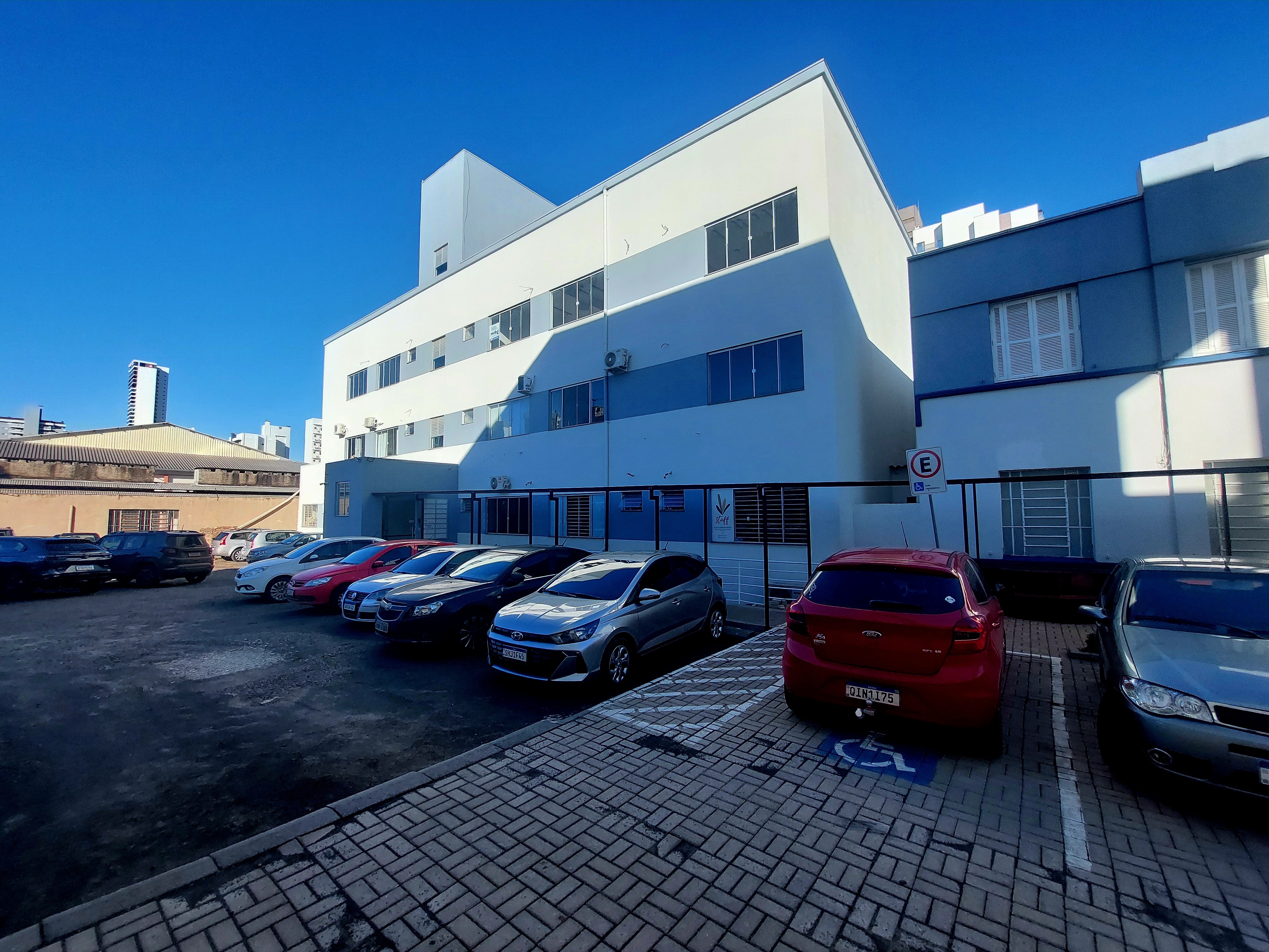Sala Comercial para Alugar - Centro, Chapecó - 50m² com Elev