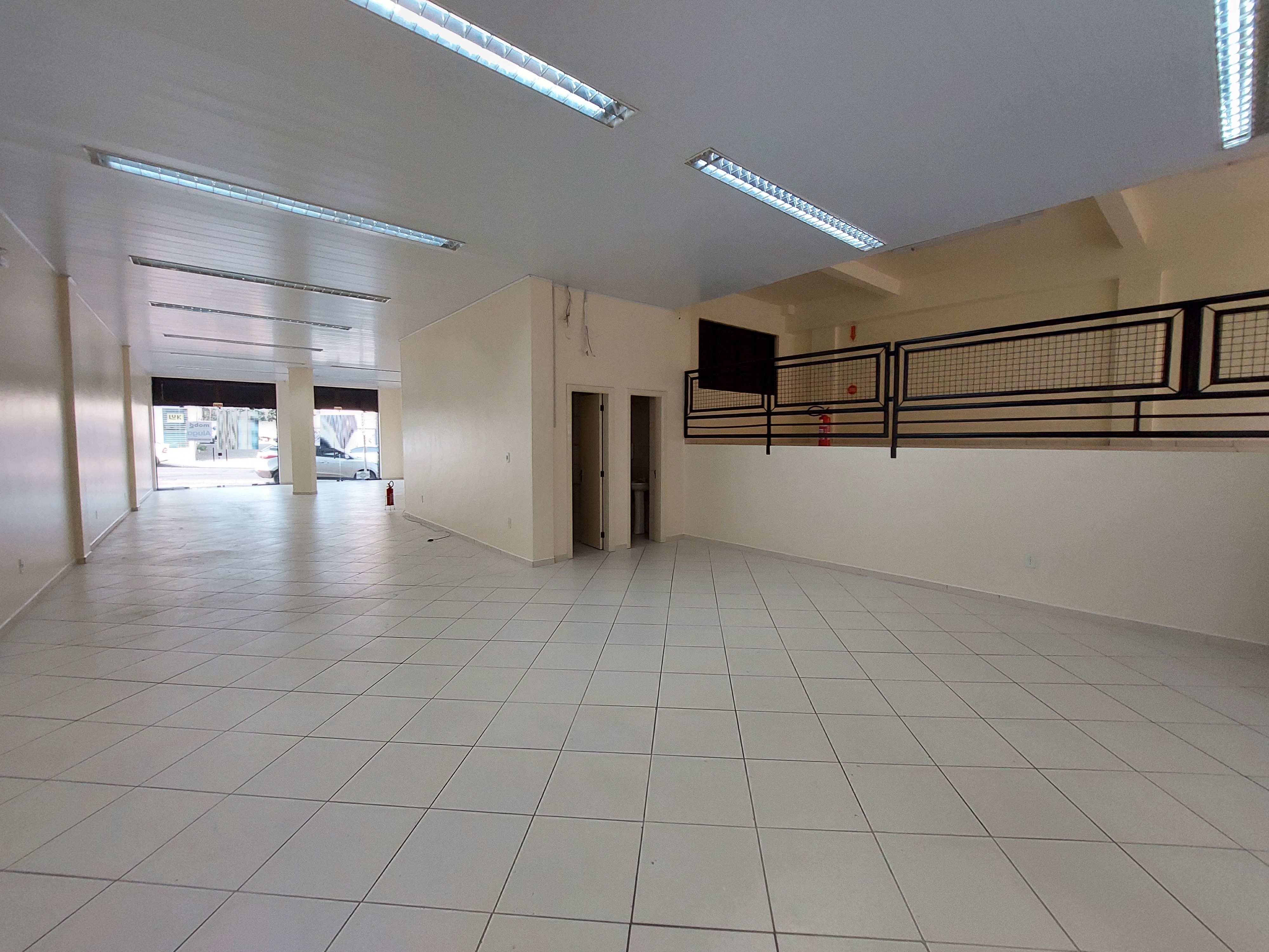 Sala Comercial para Alugar no Centro - Chapecó - 245m²
