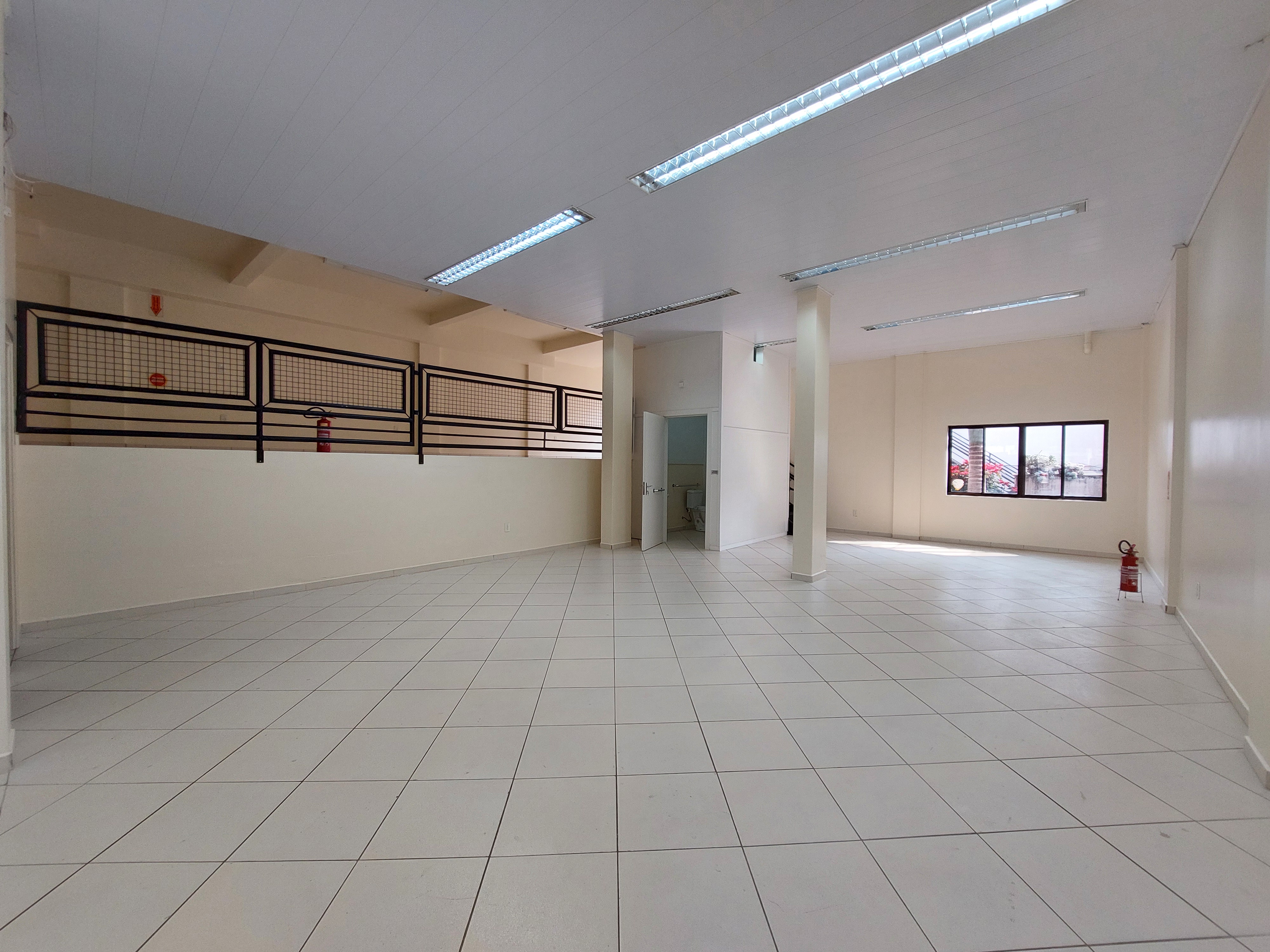 Sala Comercial para Alugar no Centro - Chapecó - 245m²
