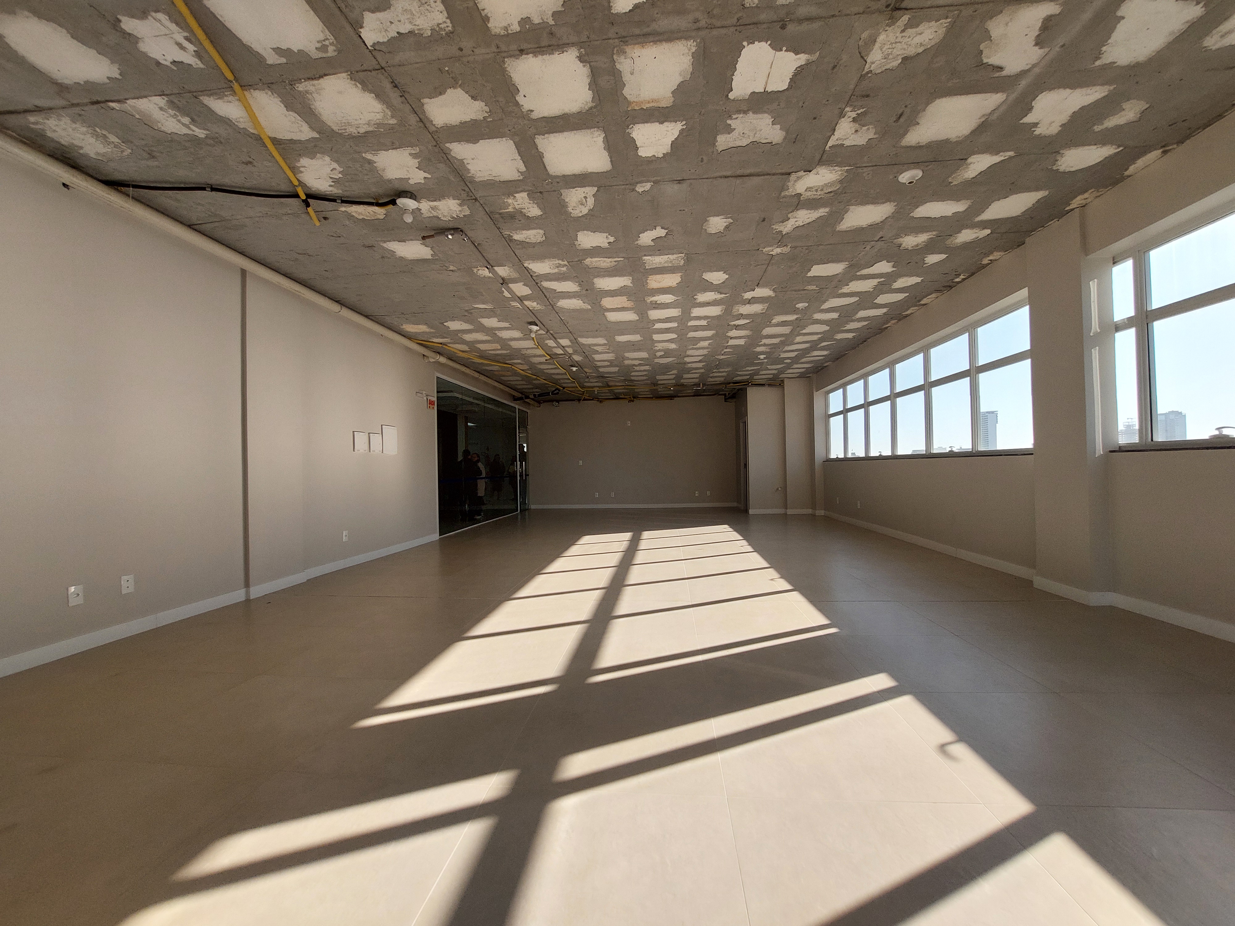 Sala Comercial para Alugar em Santa Maria, Chapecó - 92m²