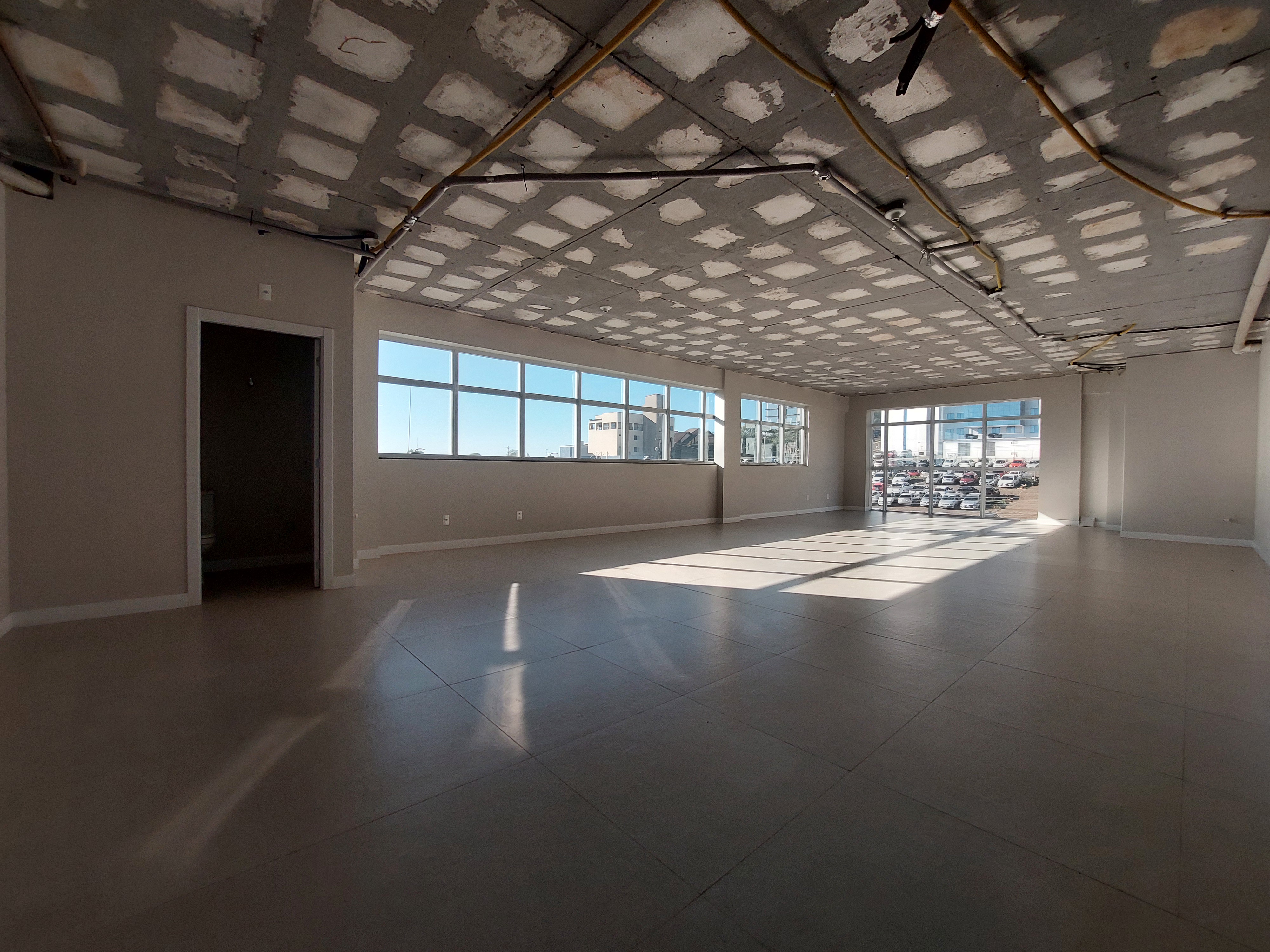 Sala Comercial para Alugar em Santa Maria, Chapecó - 92m²