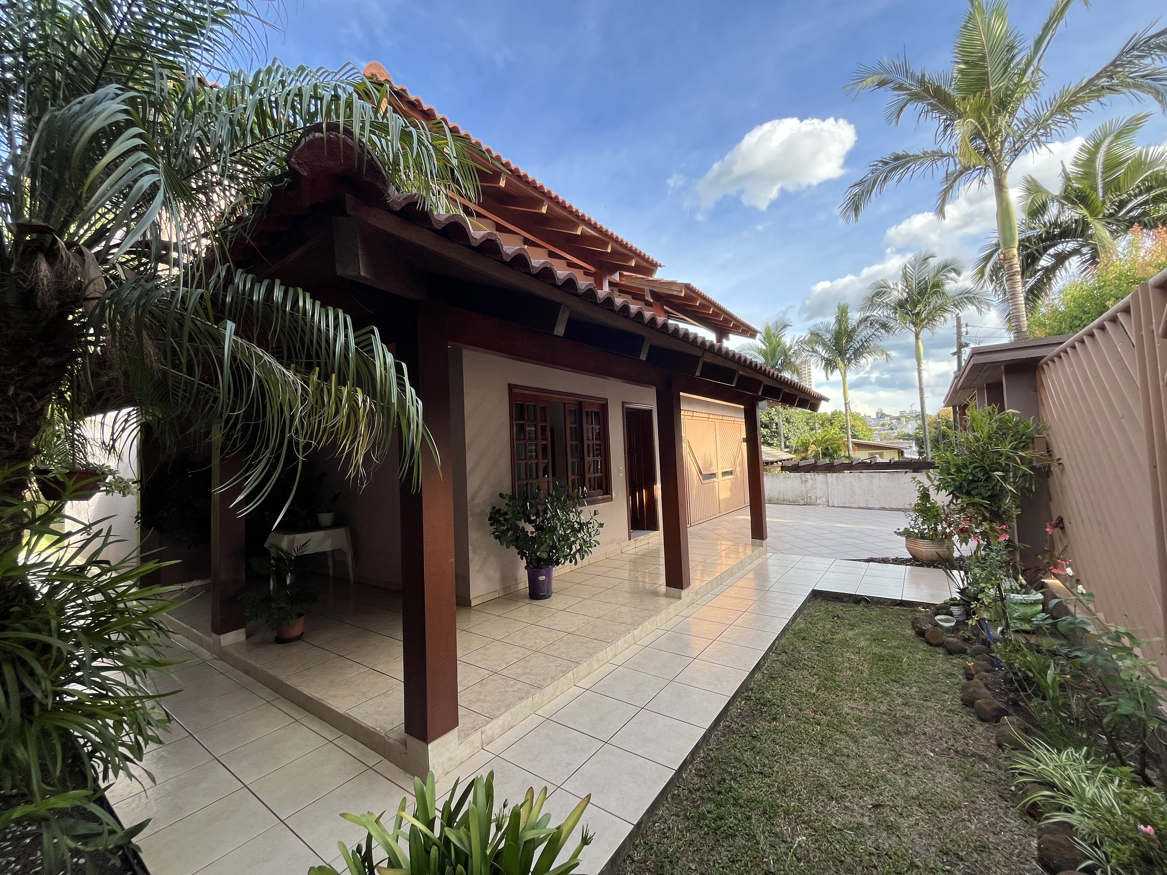 Casa para Alugar - 4 Quartos - Presidente Médici, Chapecó