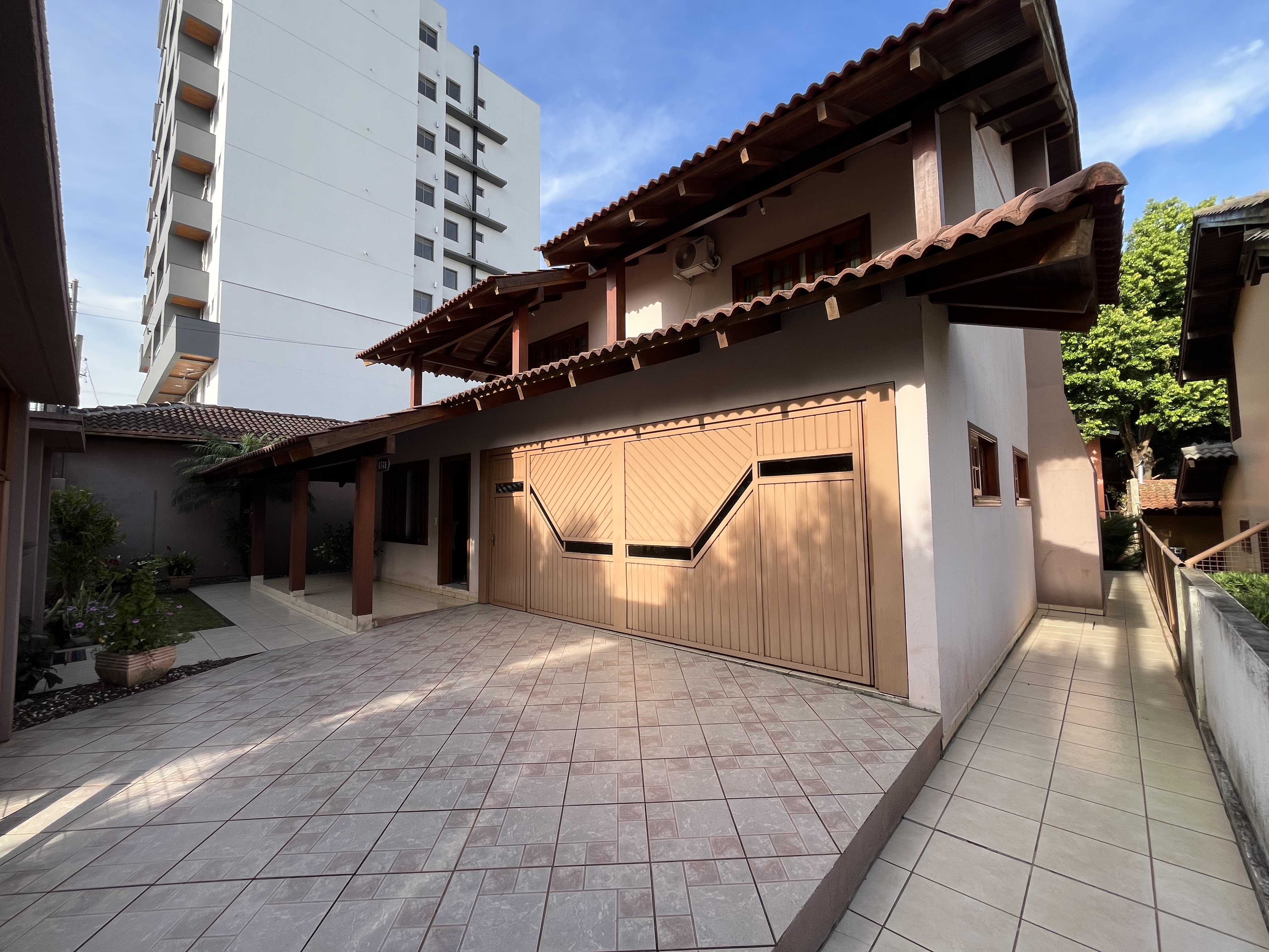 Casa para Alugar - 4 Quartos - Presidente Médici, Chapecó