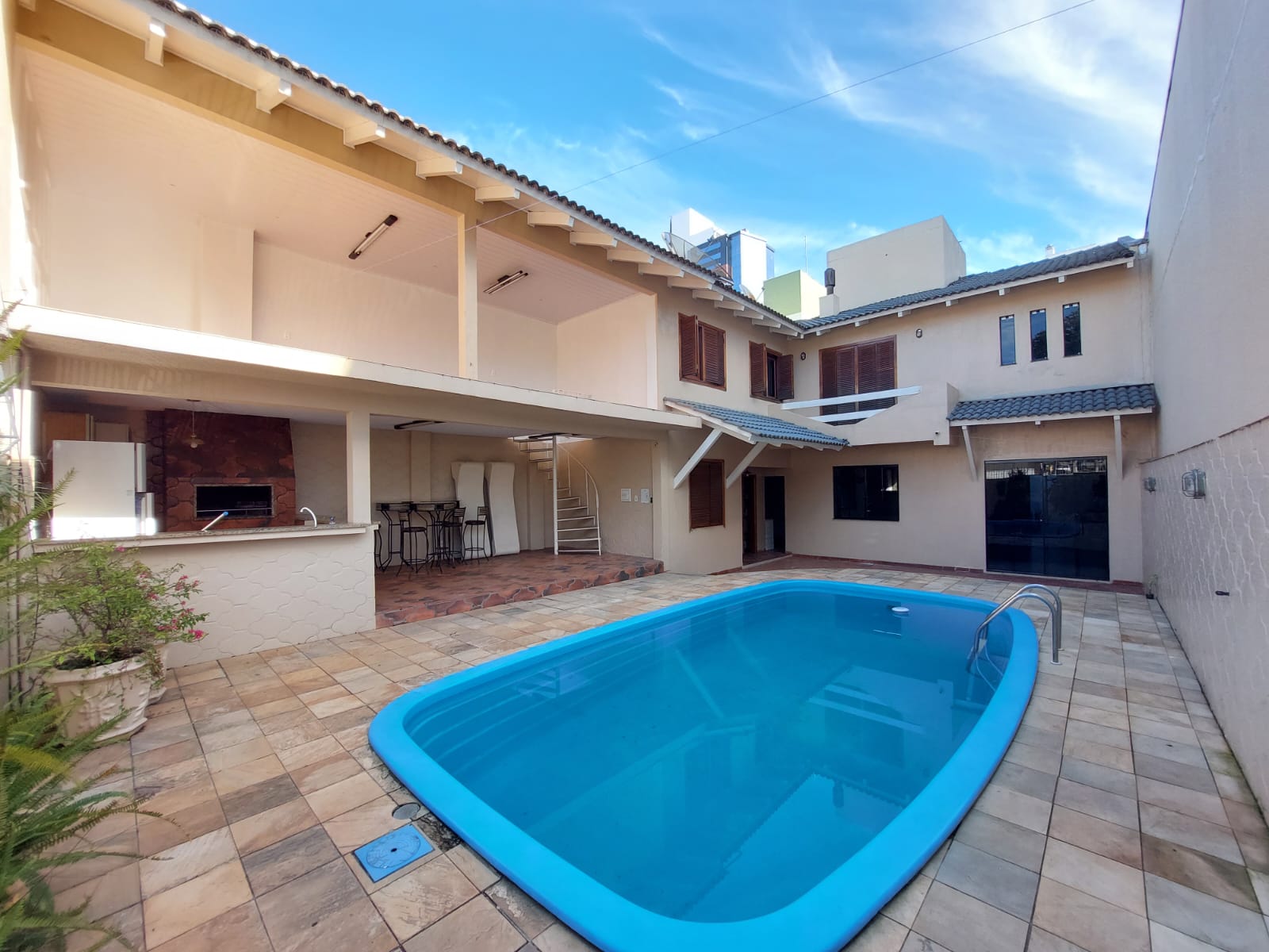 Casa Comercial para Alugar no Centro - Chapecó | Imóvel com