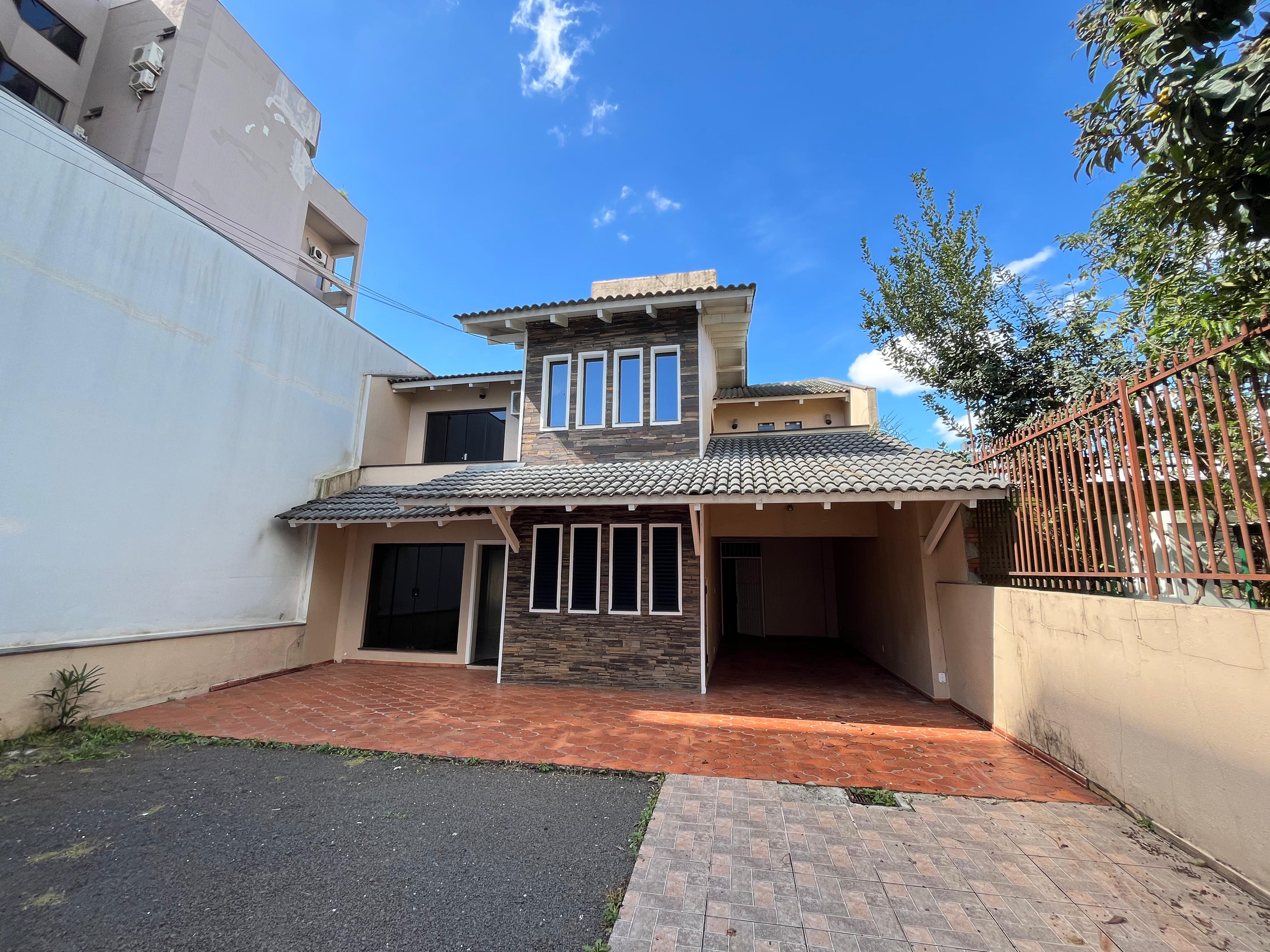 Casa Comercial para Alugar no Centro - Chapecó | Imóvel com
