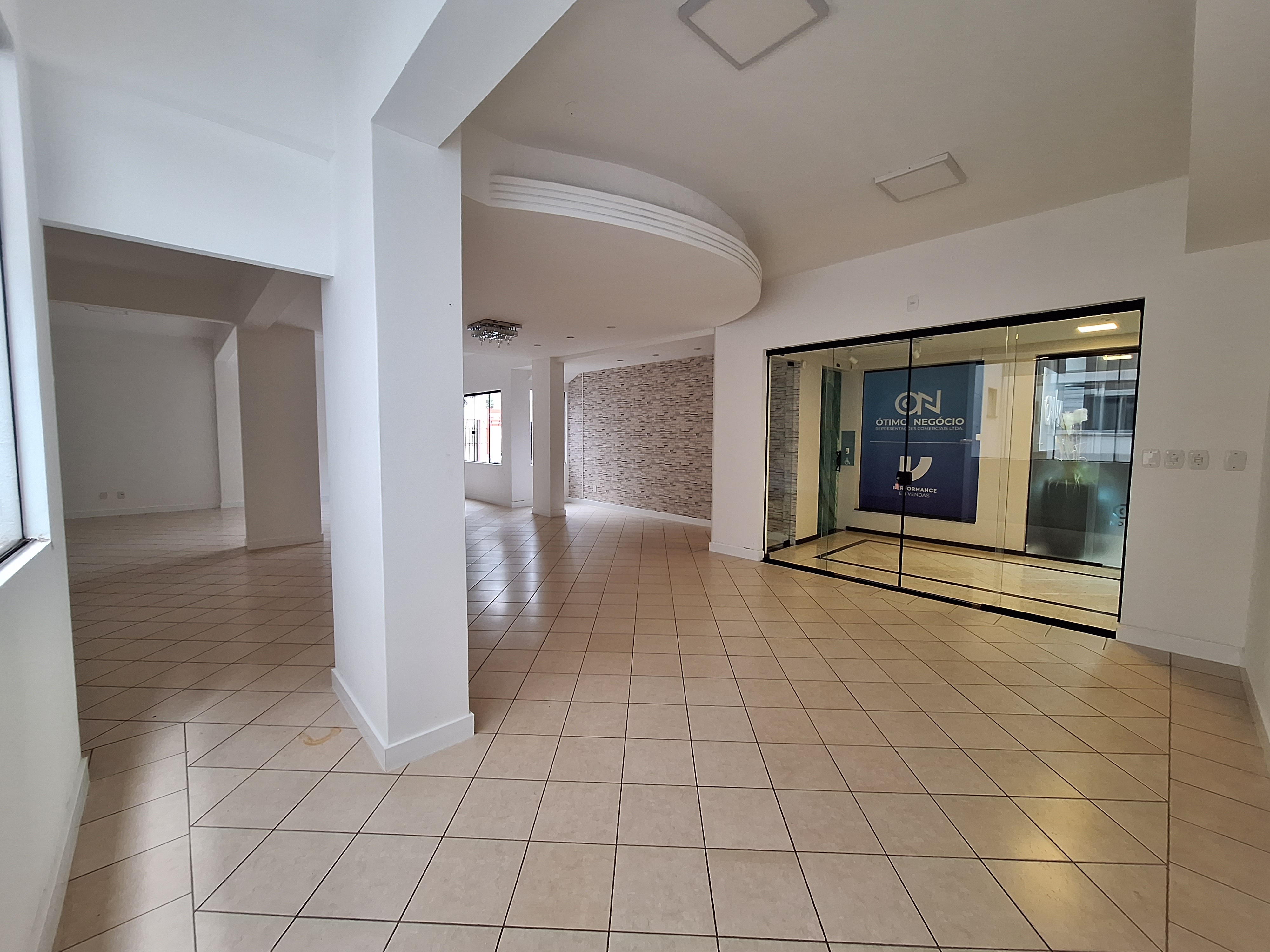 Sala Comercial para Alugar - Centro, Chapecó - 117m²