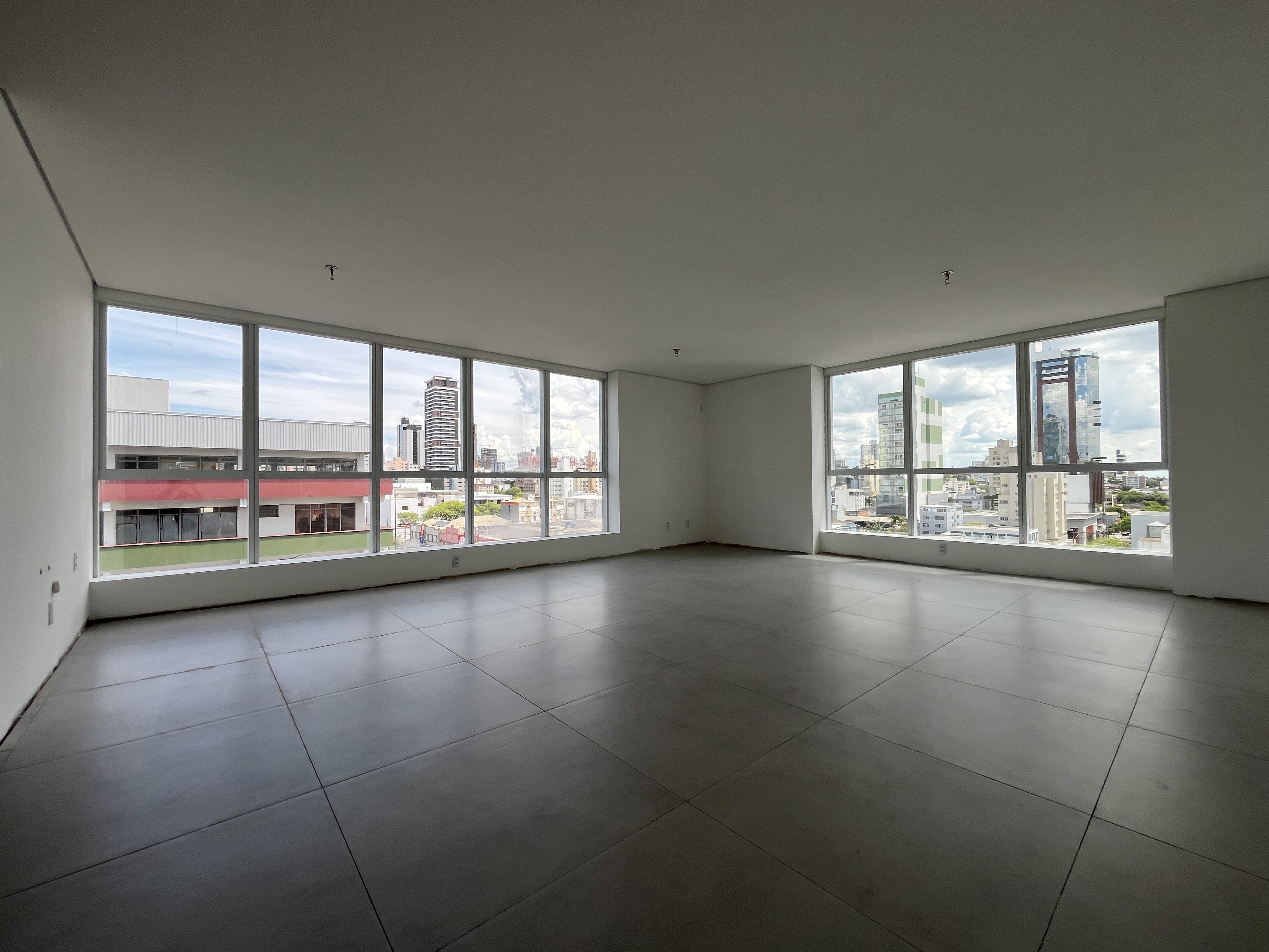 Sala Comercial para Alugar - Centro, Chapecó | Imóvel Novo