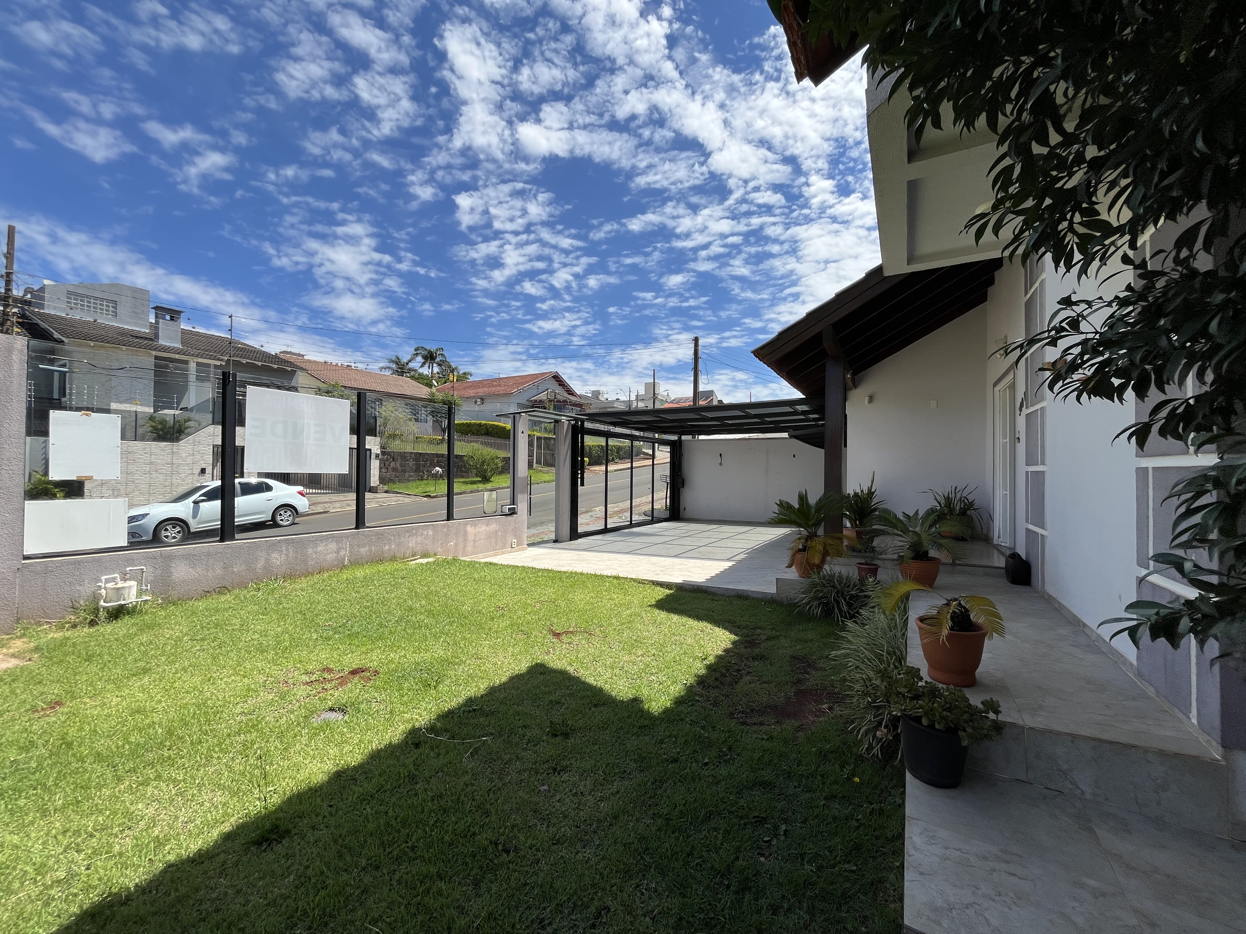 Casa para Alugar em Palmital, Chapecó - 4 Quartos com Churra