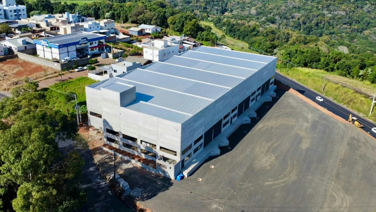 Barracão para Alugar em Palmital, Chapecó | 2763.41m² com Do